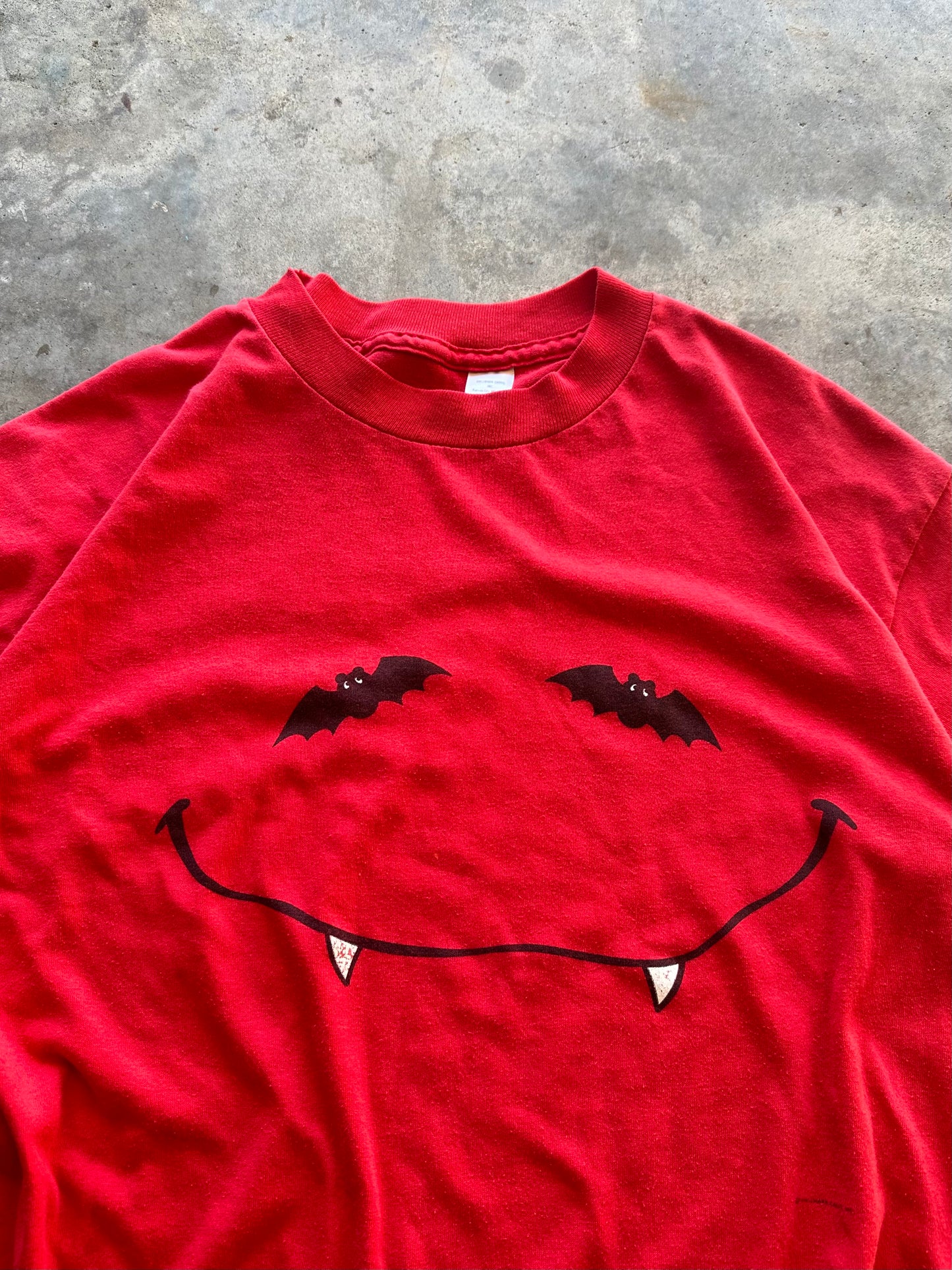 (XL) Vintage Bat Eyes Tee