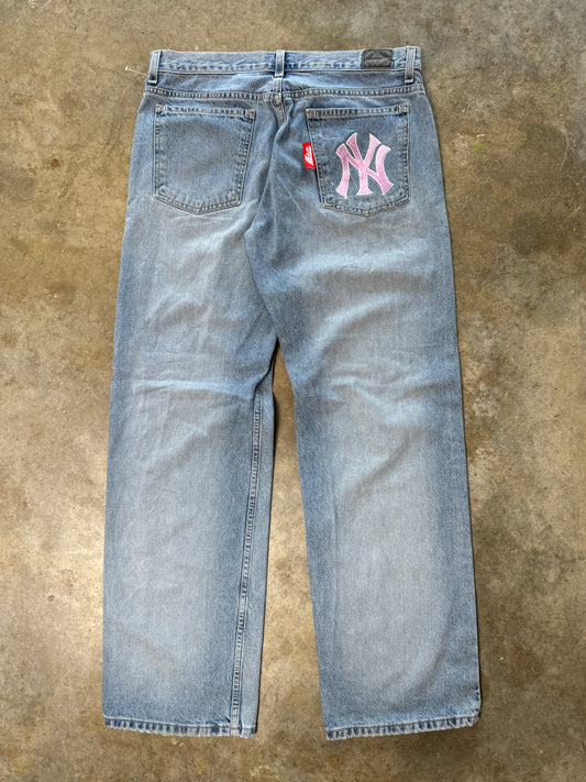 (32 x 32) New Vtg NY Jeans