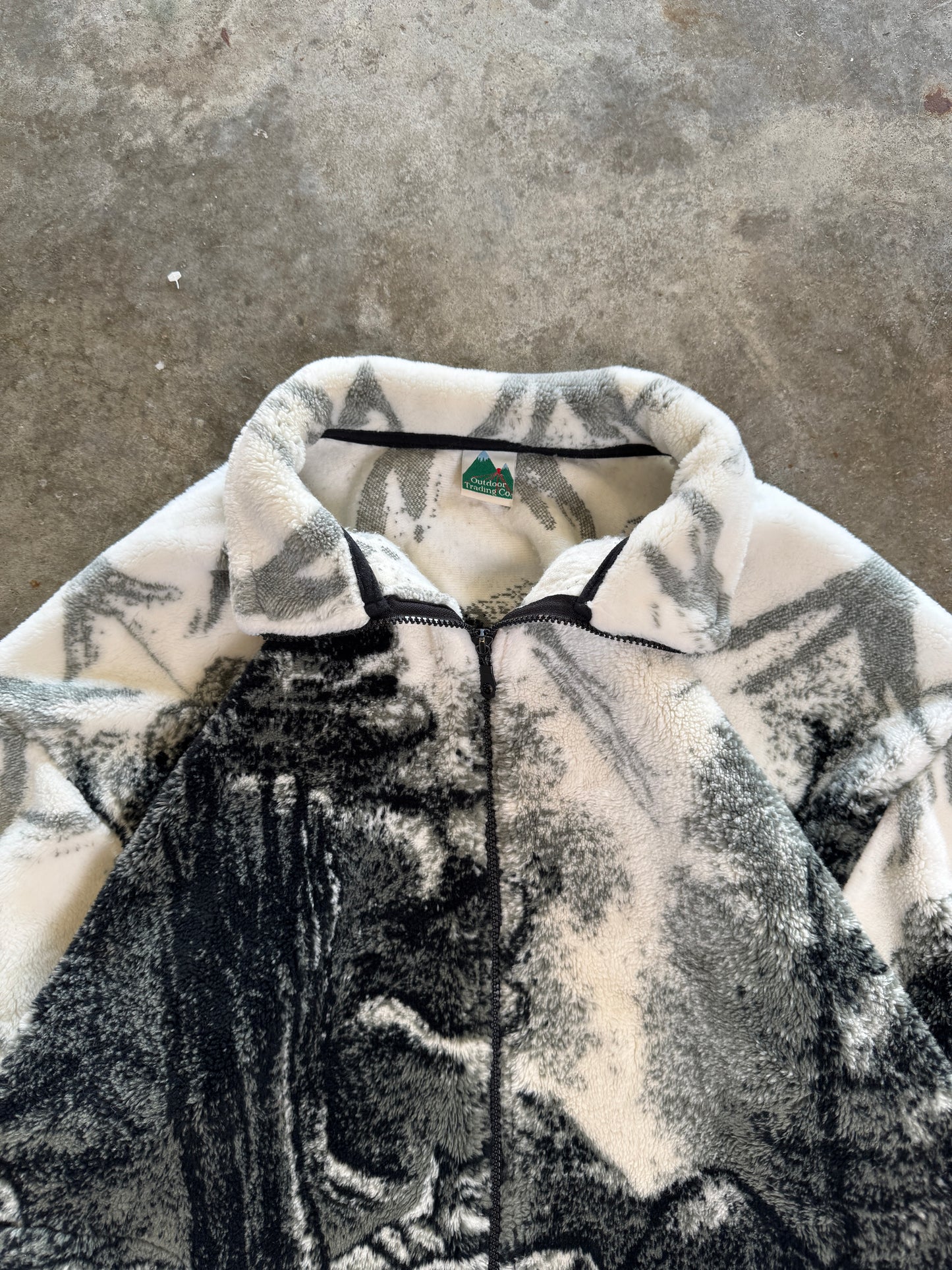 (XL) Vintage Wolf Fleece Zip-Up