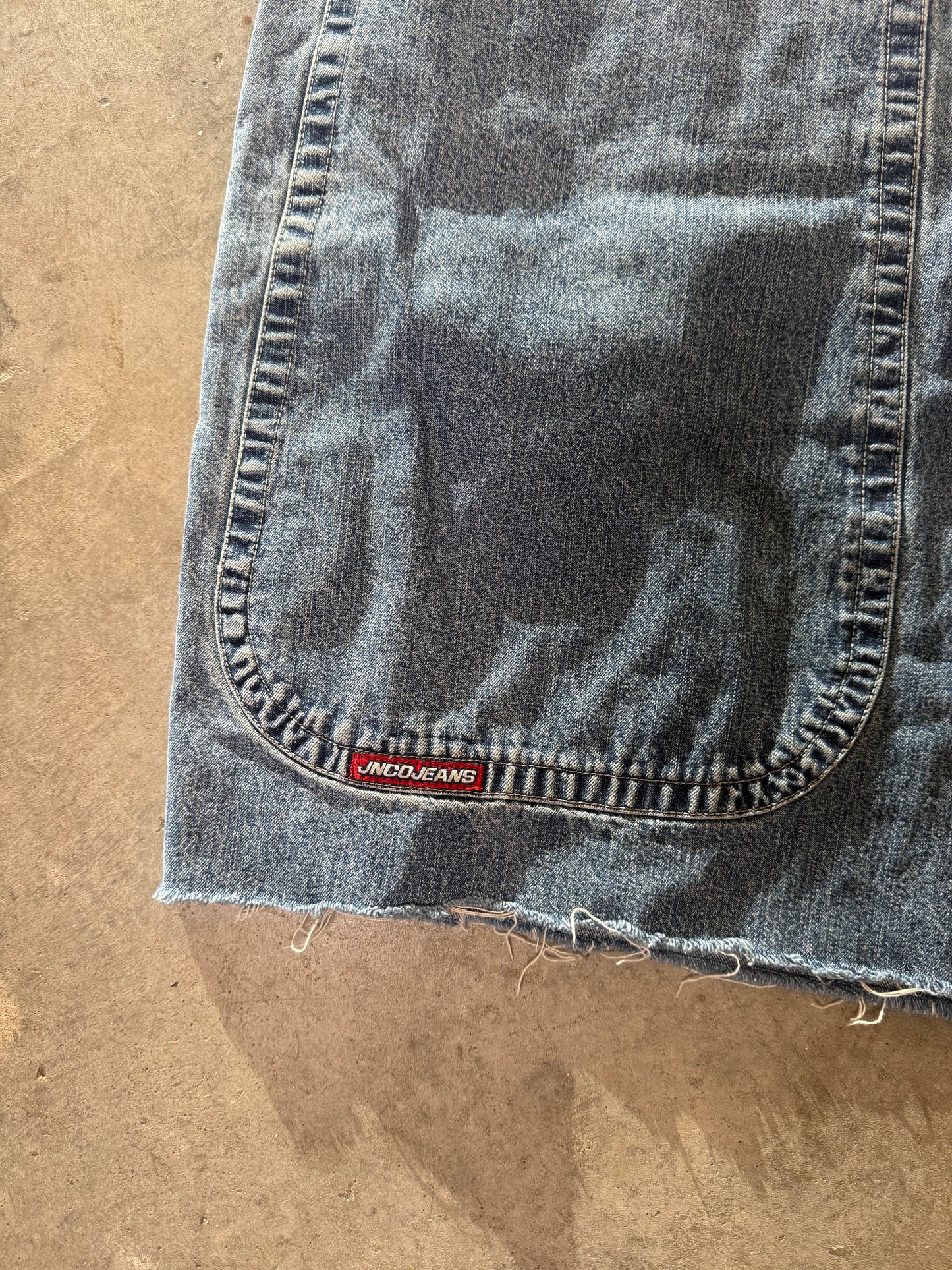 (38) JNCO Buddha Jorts