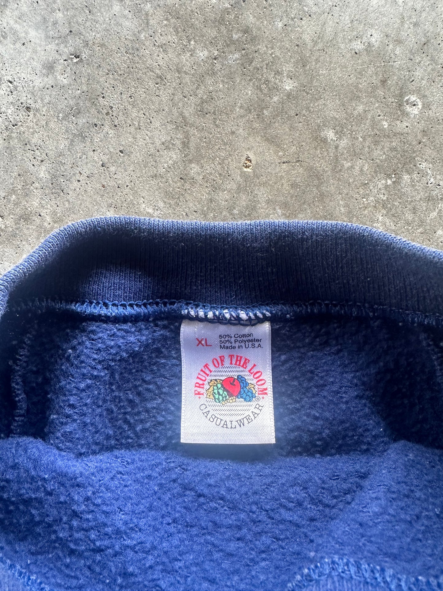 (XL) Vintage 90s Fruit Of The Loom Blue Essential Blank Sweatshirt