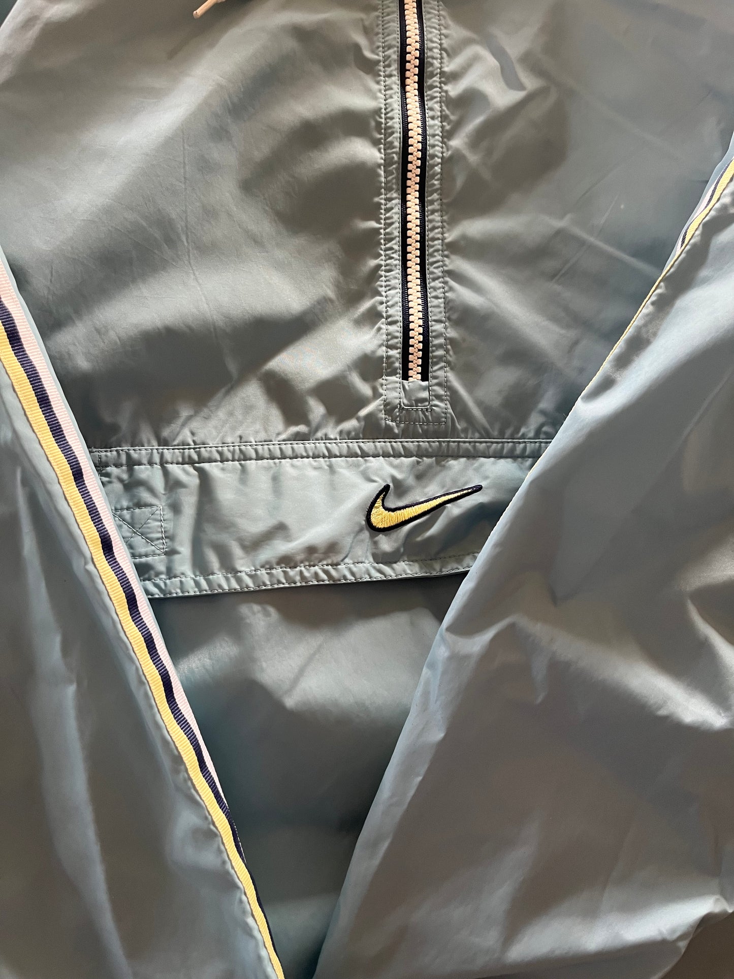 (M) Vintage Nike Nylon Jacket