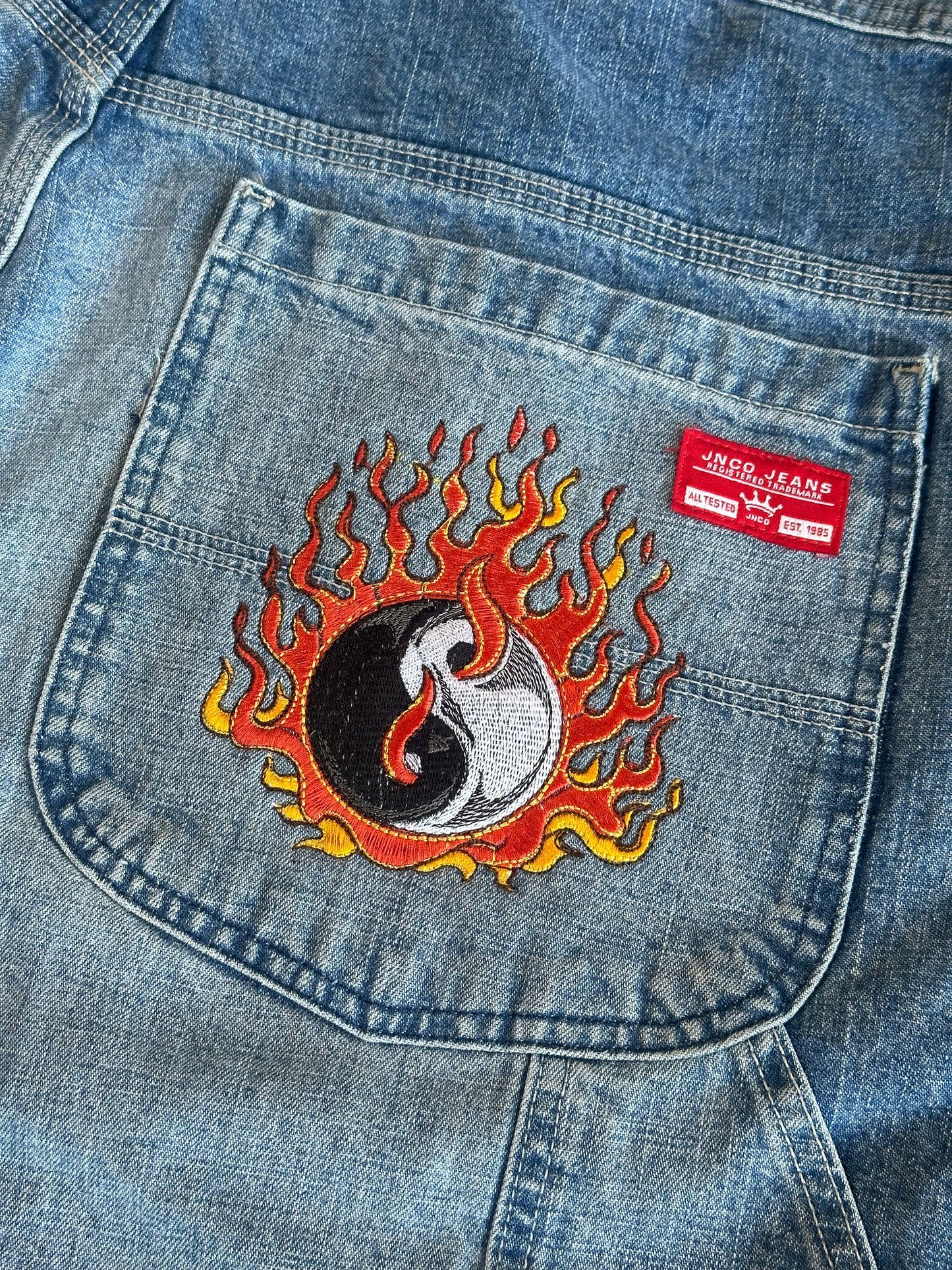 (38) JNCO Yin & Yang Embroidered Jorts