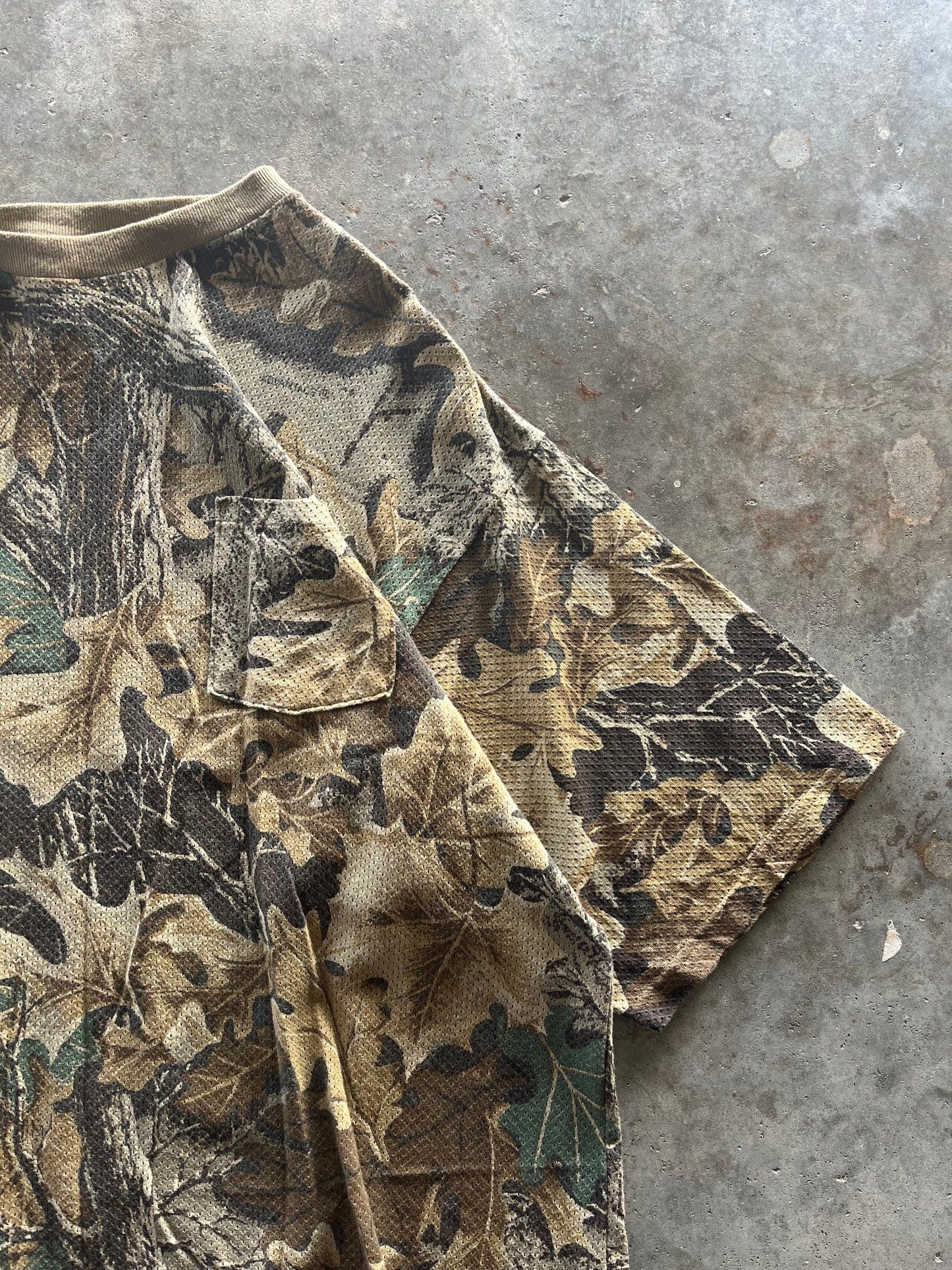 (XL) Vintage 80s Mesh Camo Tee