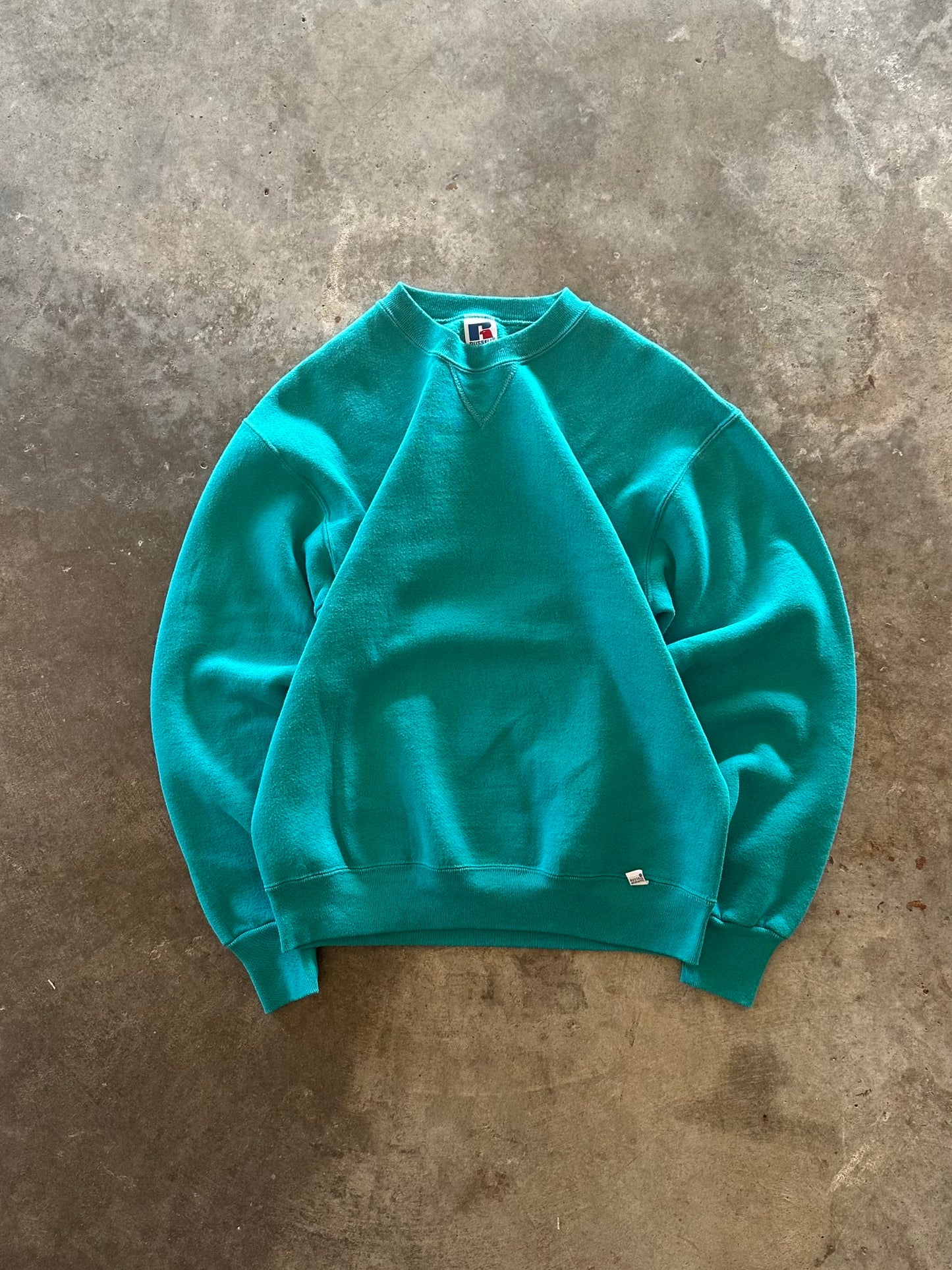 (S) Vintage Russell Essential Sweatshirt