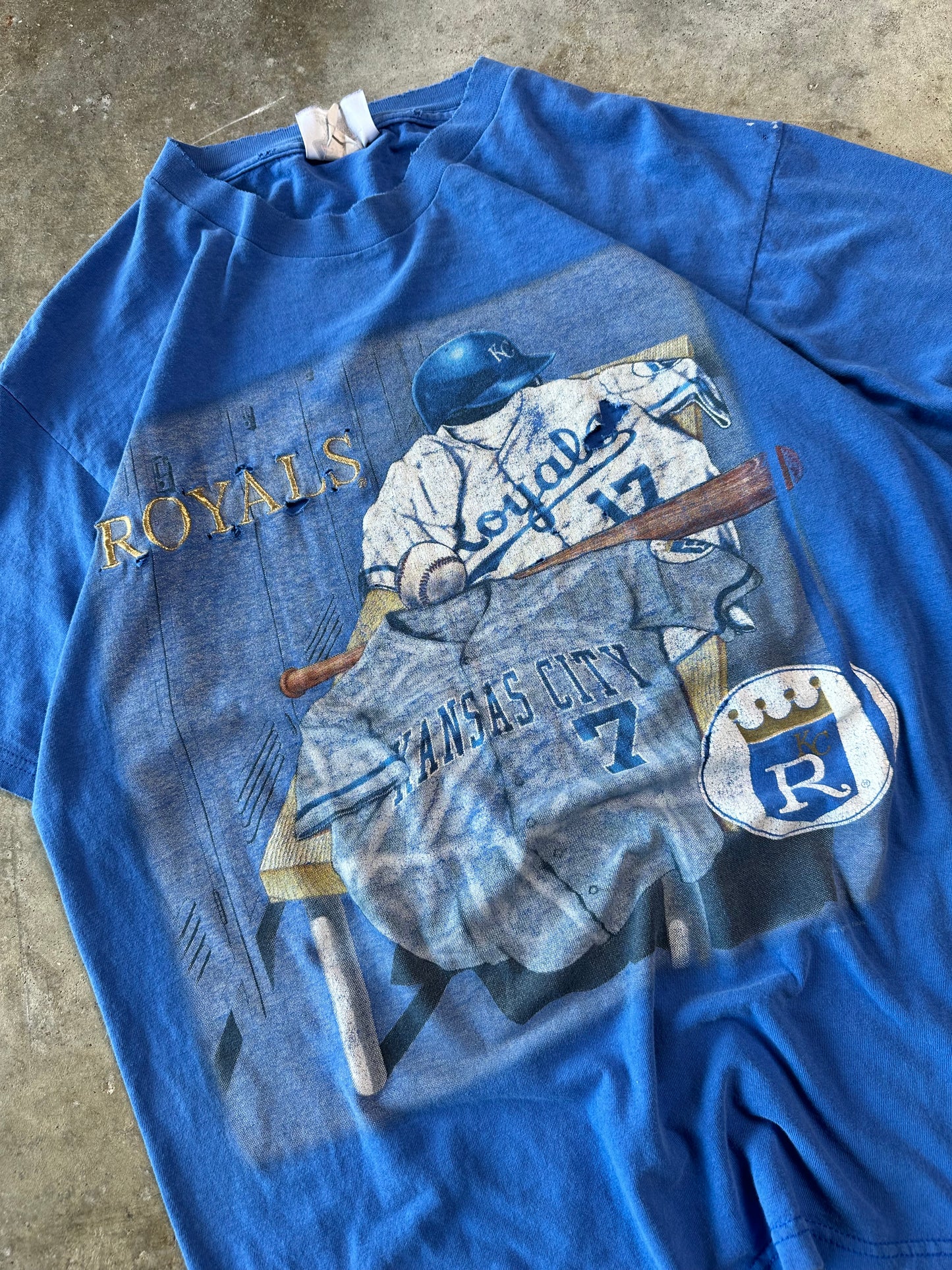 (L) Vintage Thrashed KC Royals Tee