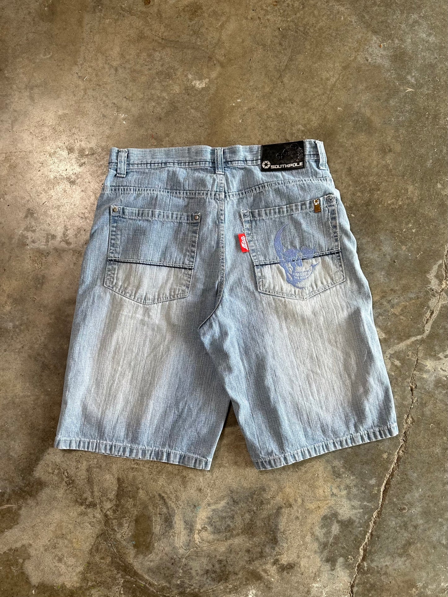 (36) New Vtg Skull Jorts