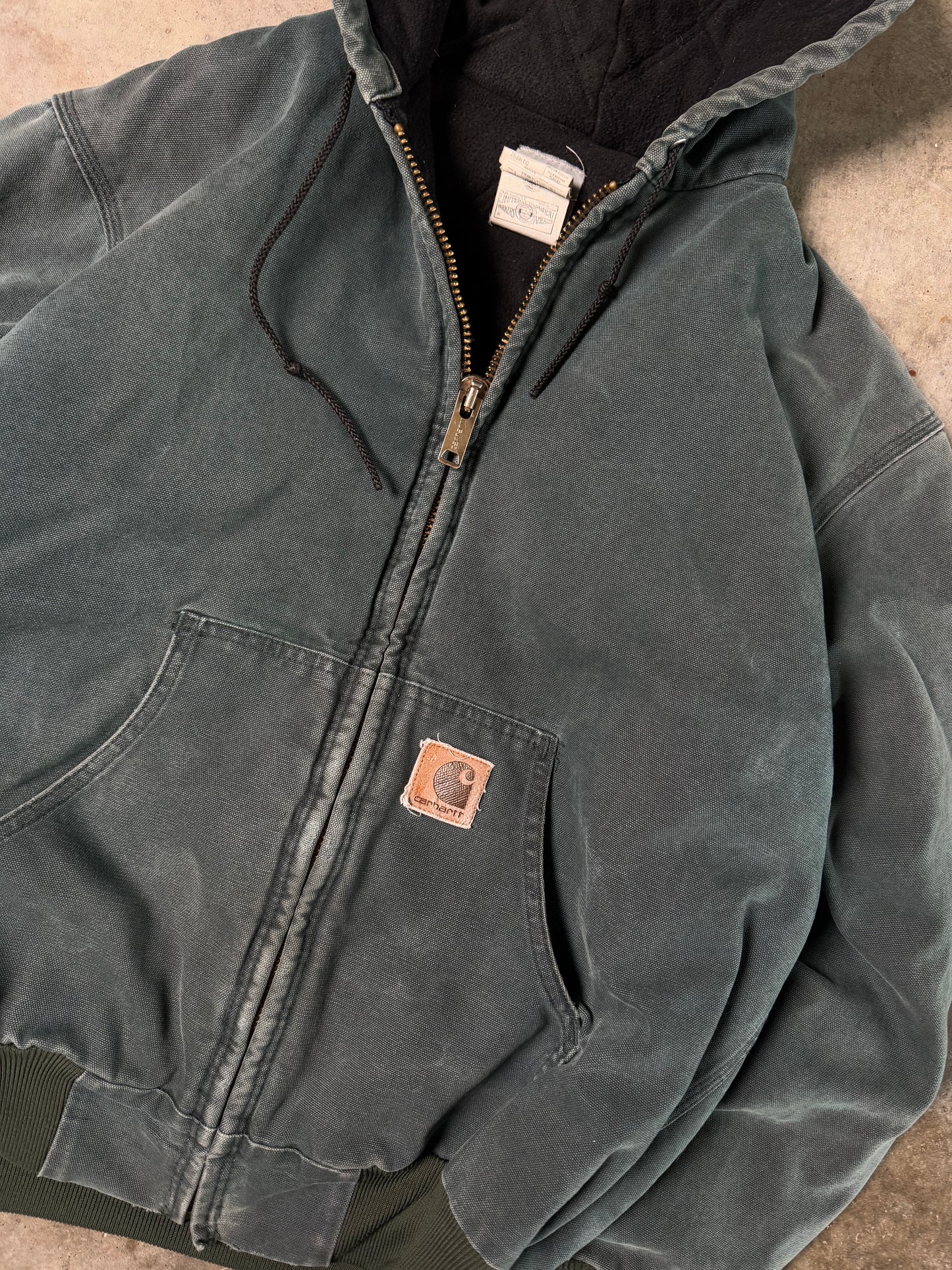 (M) Vintage Carhartt Hooded Jacket