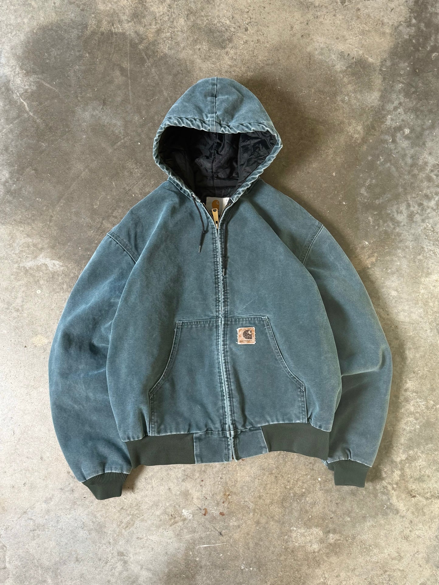 (L) Vintage Carhartt Hooded Jacket