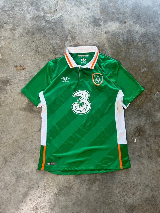 (L) 00s Umbro Ireland Soccer Jersey