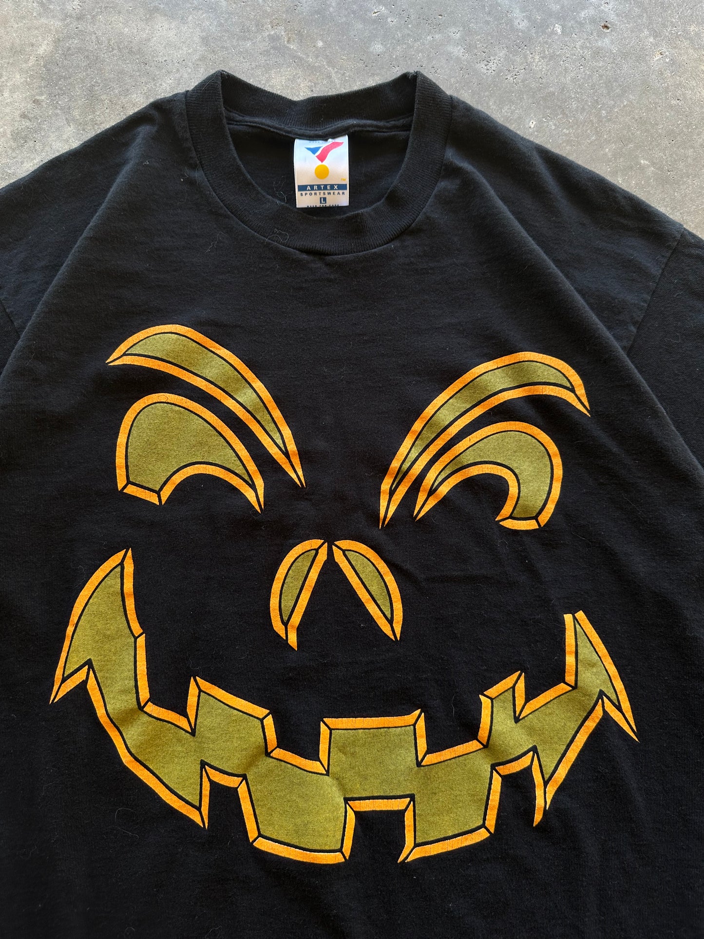 (L) Vintage Halloween Tee