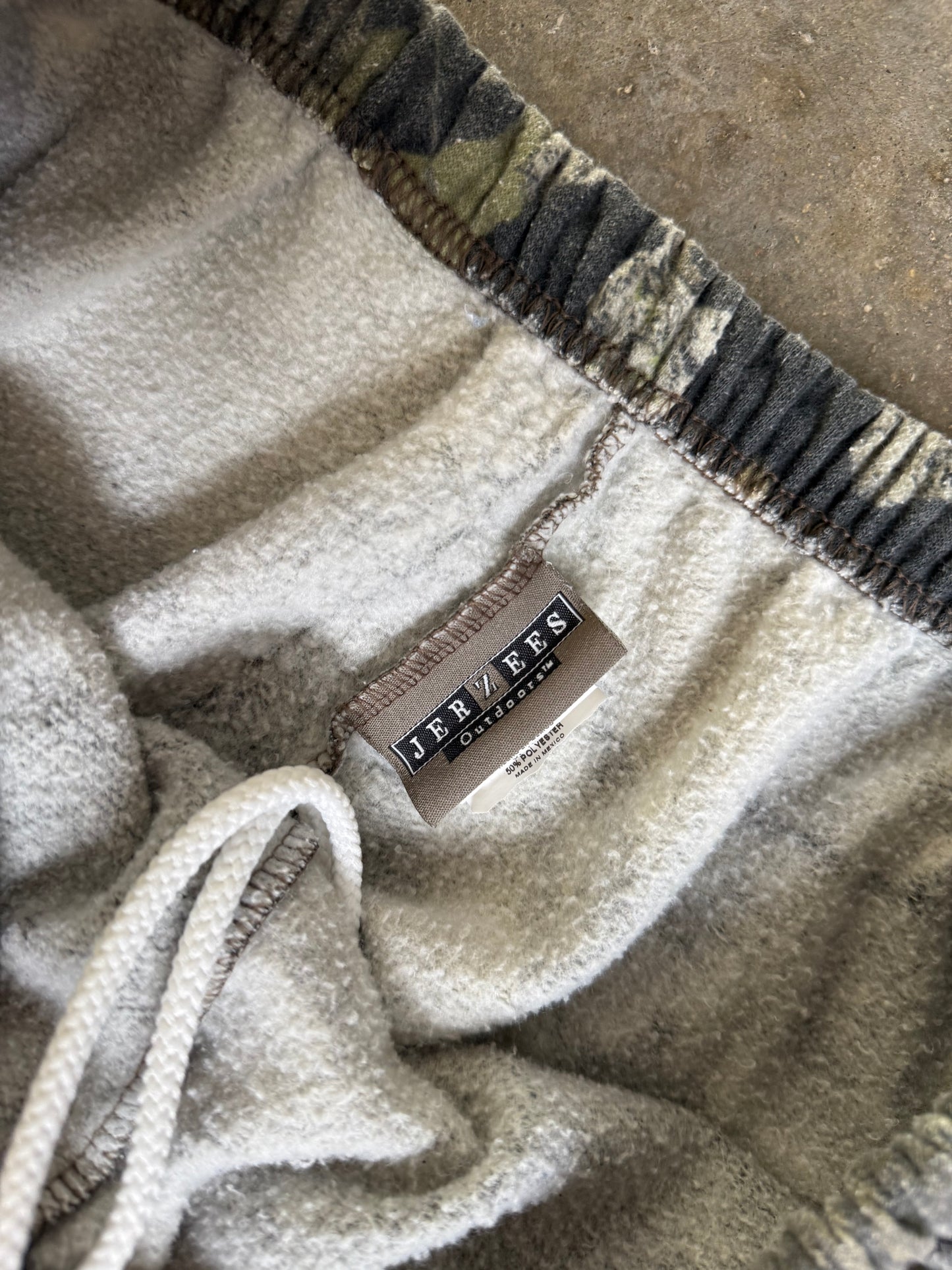 (XL) Vintage 90s Camo Sweatpants