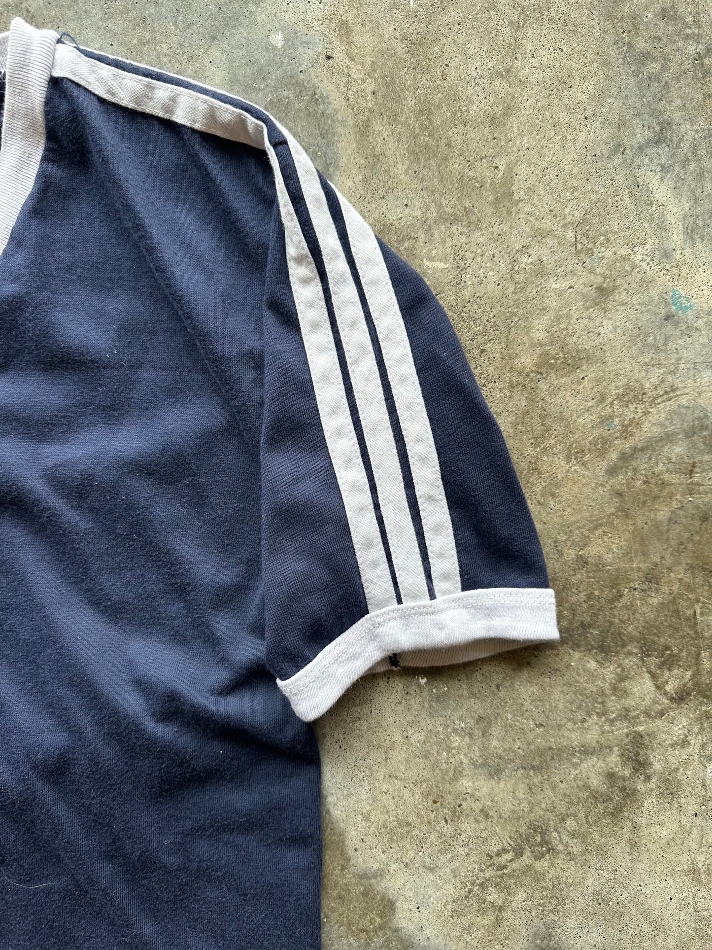 (L) Vintage Adidas Essential Tee