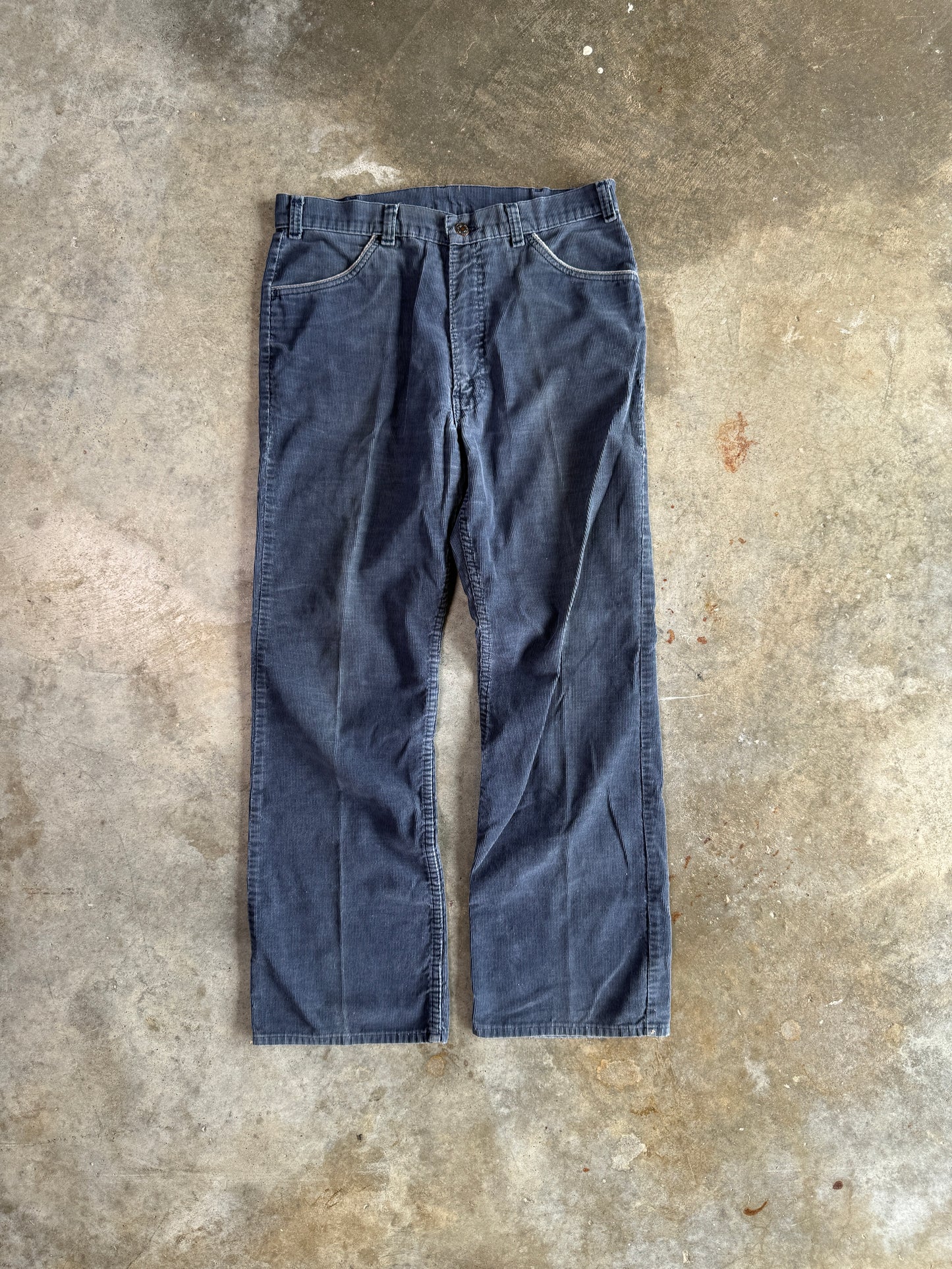 (33 x 30) 00s Corduroy Pants