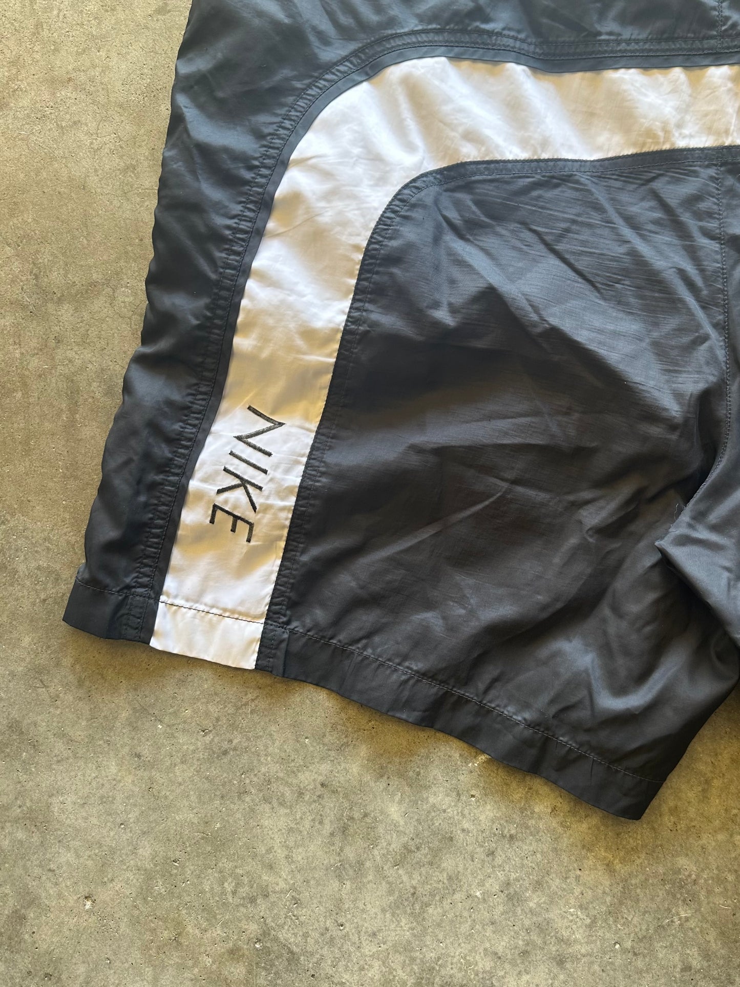 (L) 90s Nike Swim Shorts