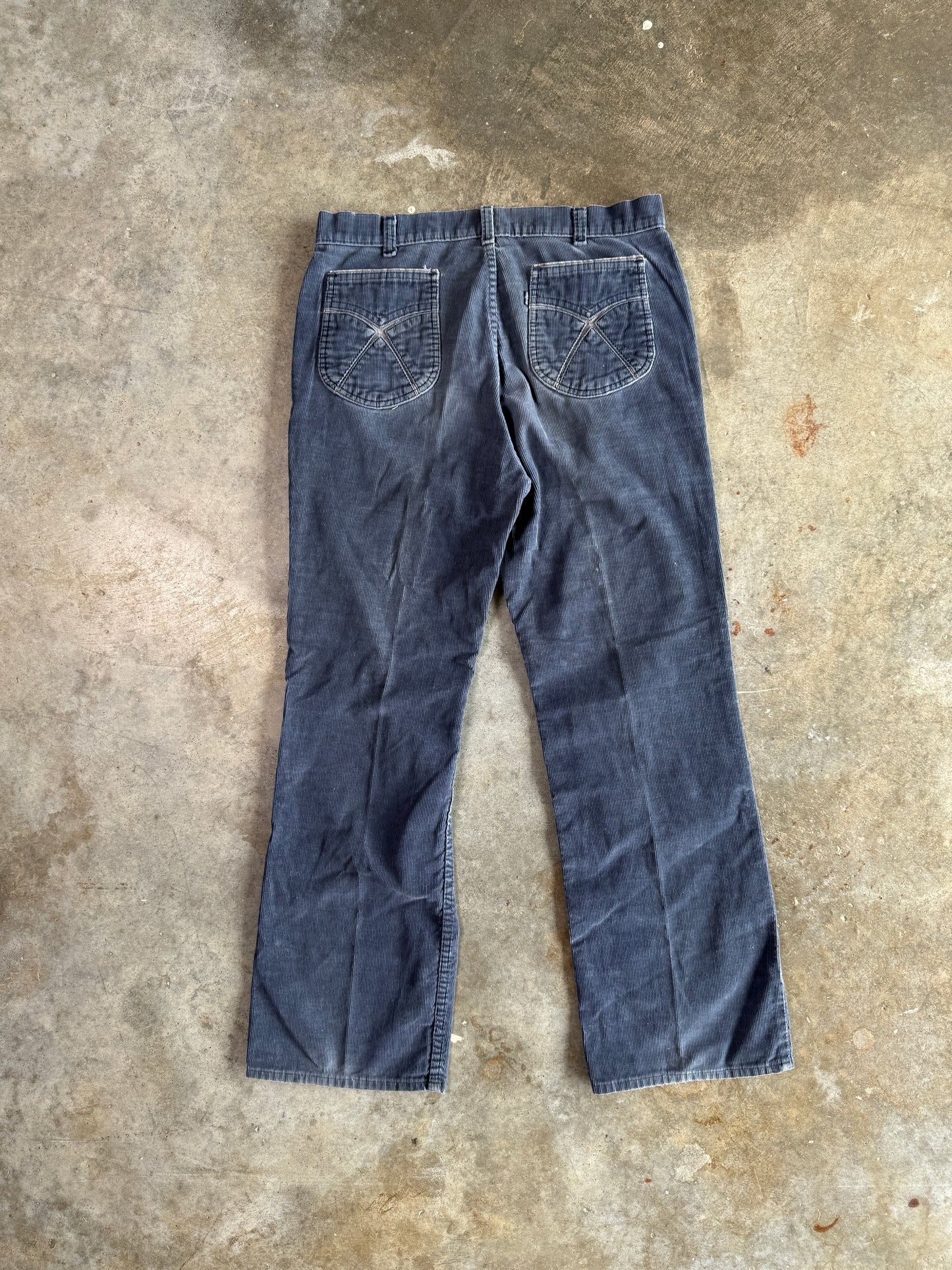 (33 x 30) 00s Corduroy Pants