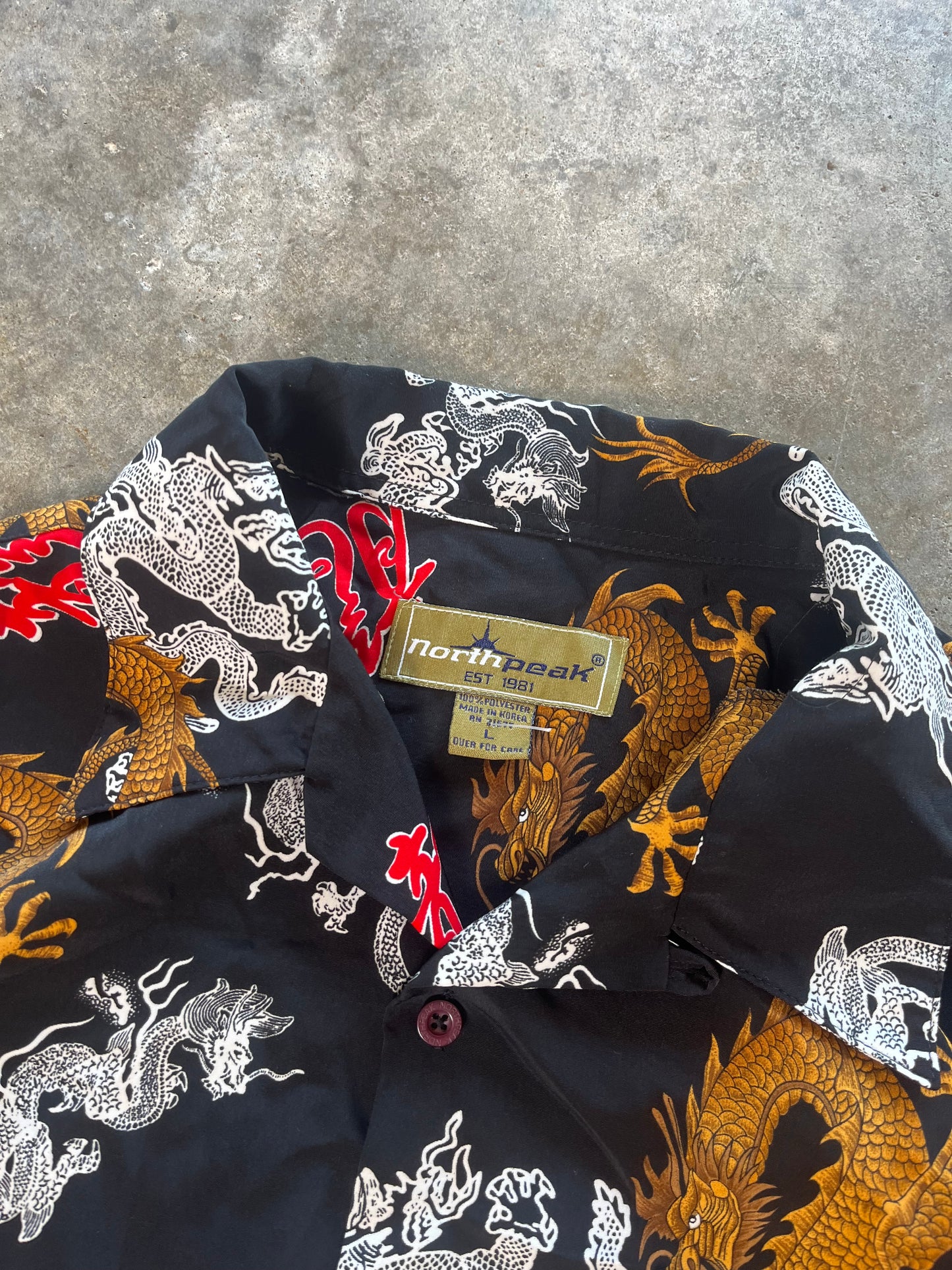 (L) Vintage Dragon Button-Up