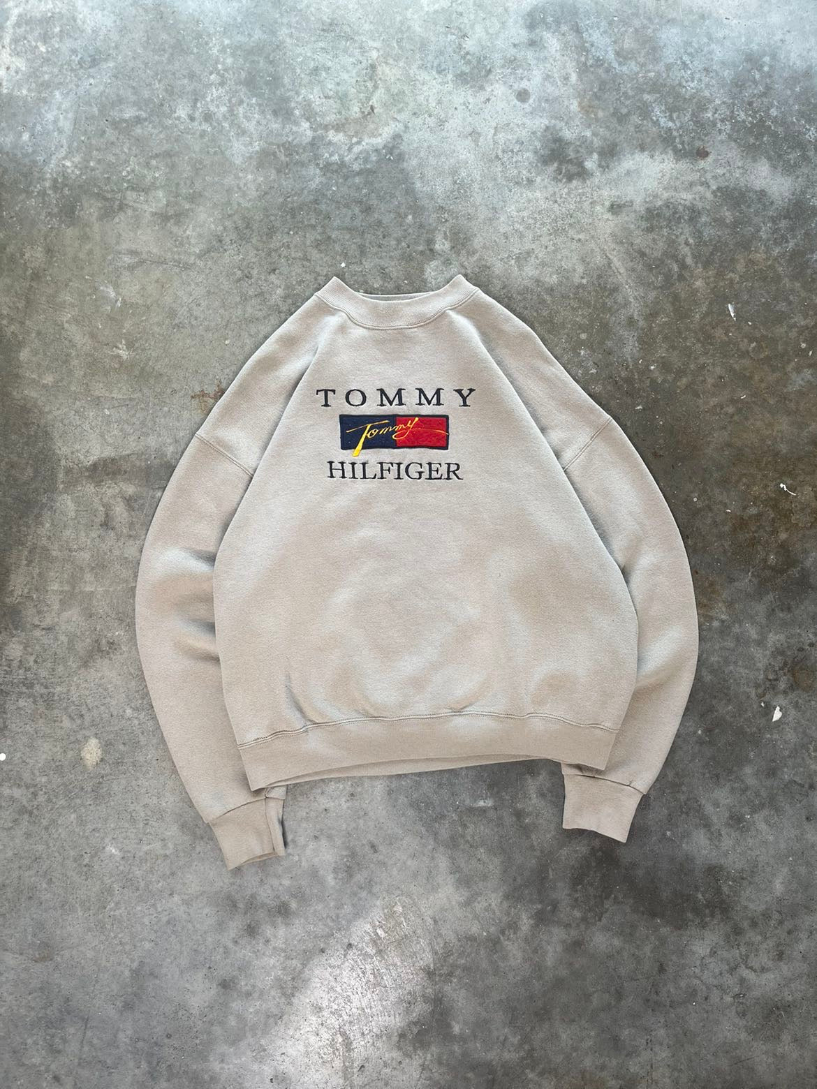 (XL) Vintage Tommy Hilfiger Sweatshirt