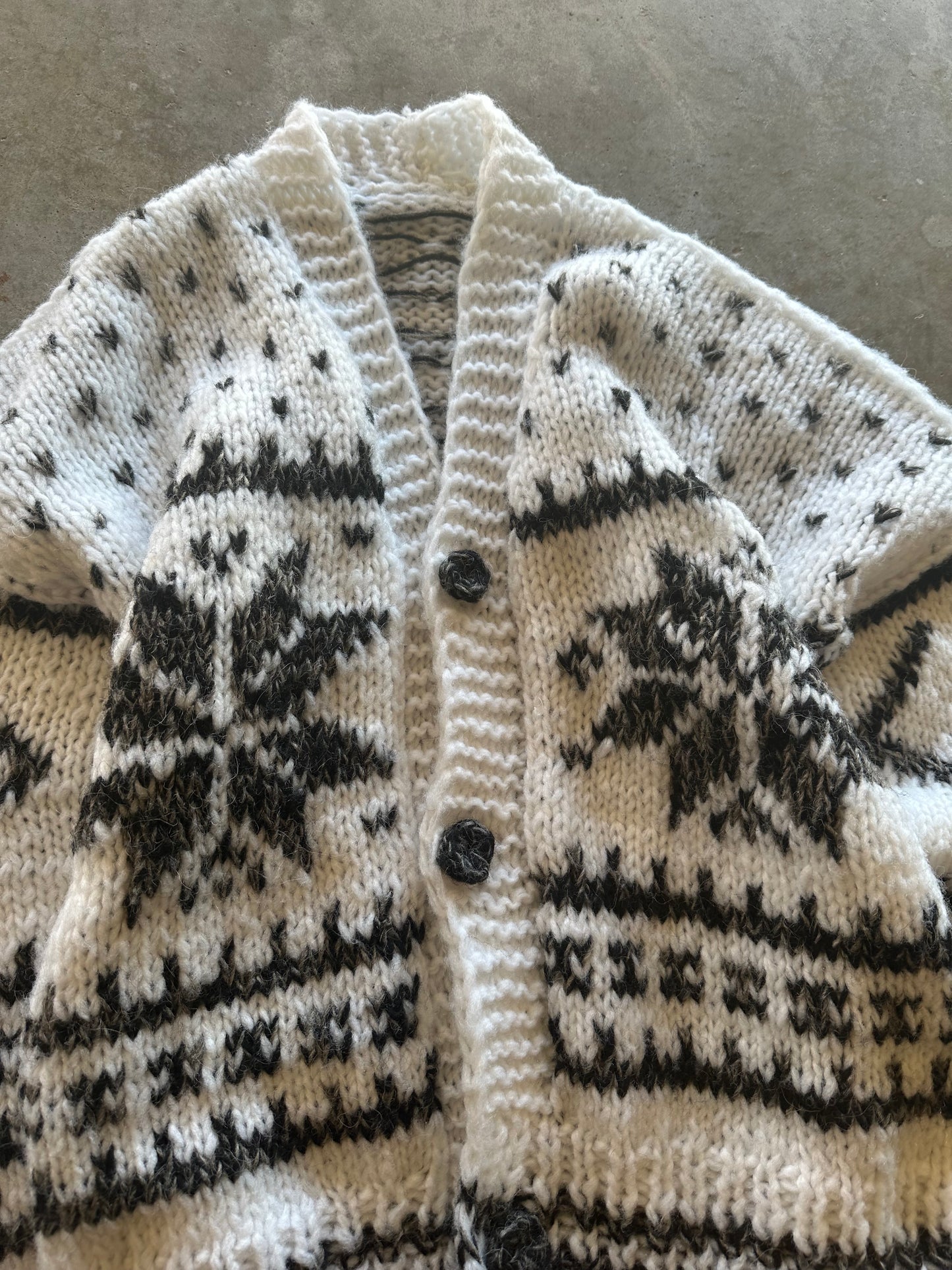 (L) Vintage Knit Cardigan