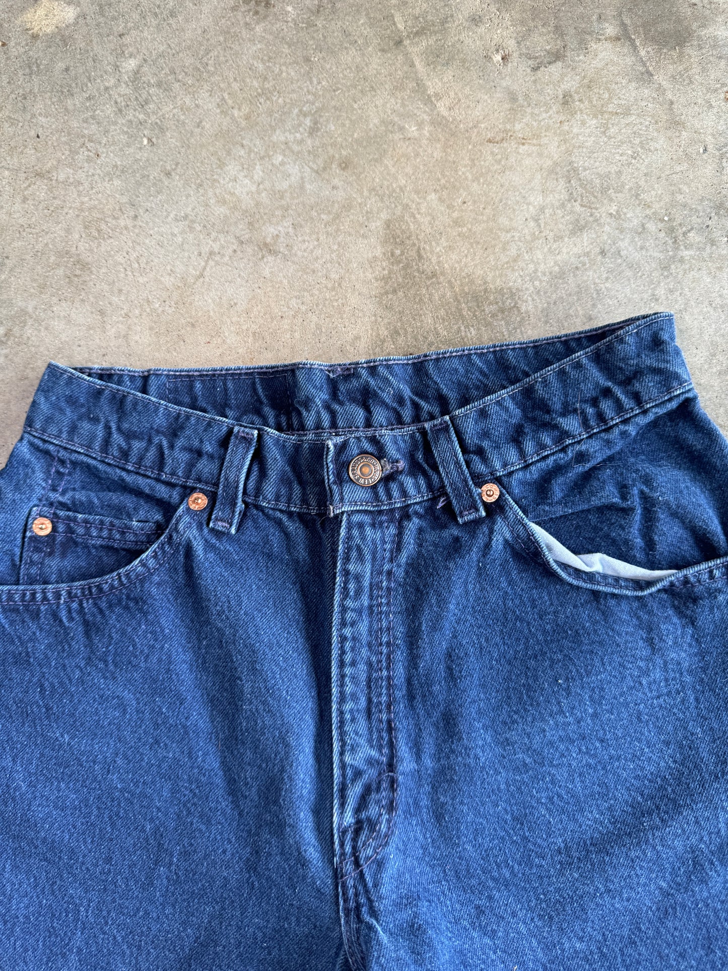 (7) Levi Denim Shorts