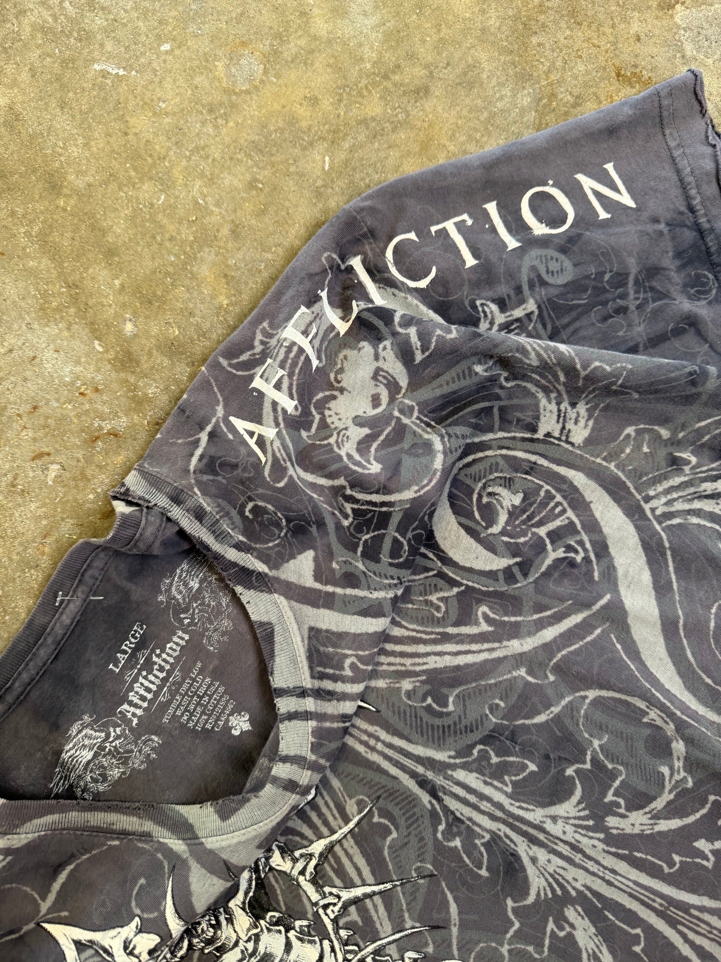 (L) 00s Affliction Tee