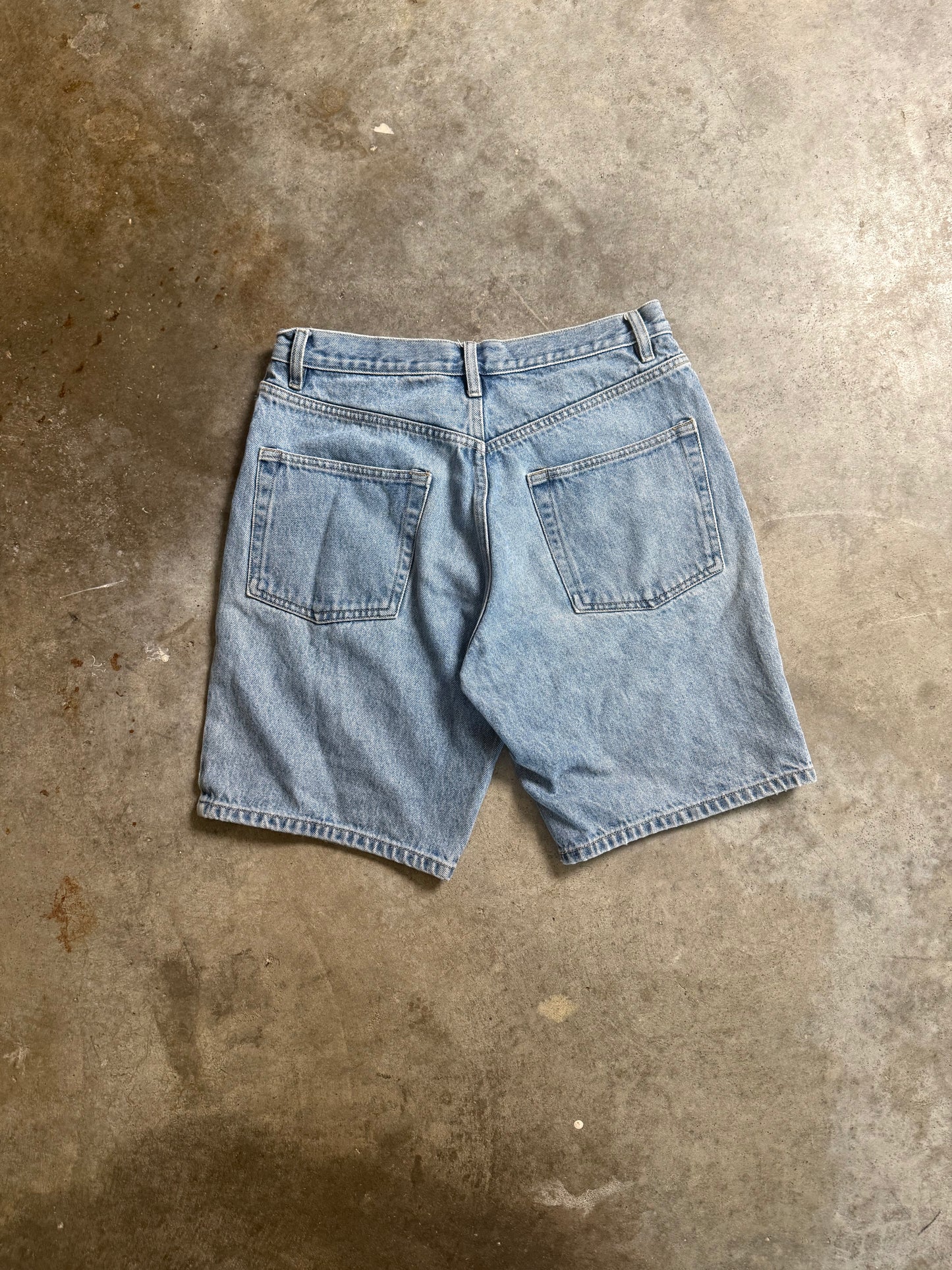 (32) 00s Washed Jorts
