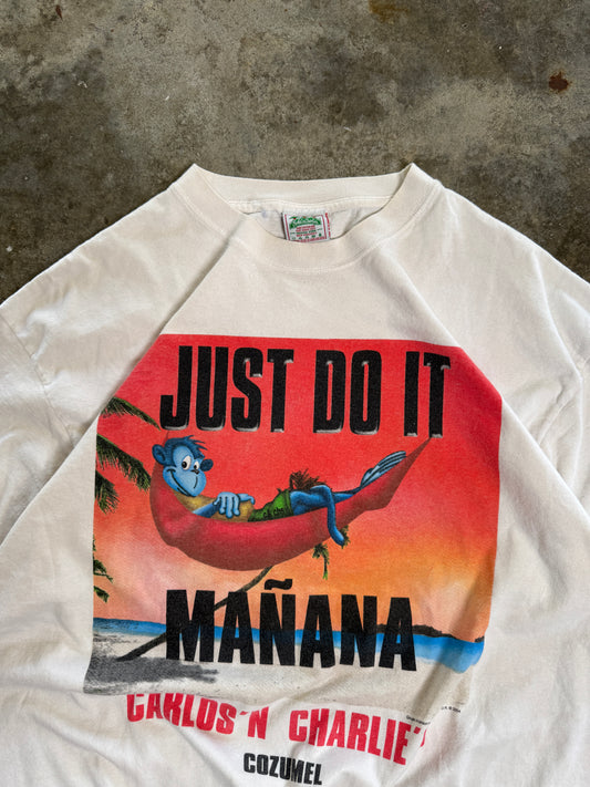 (XXL) 00s 'Just Do It Manaña' Tee