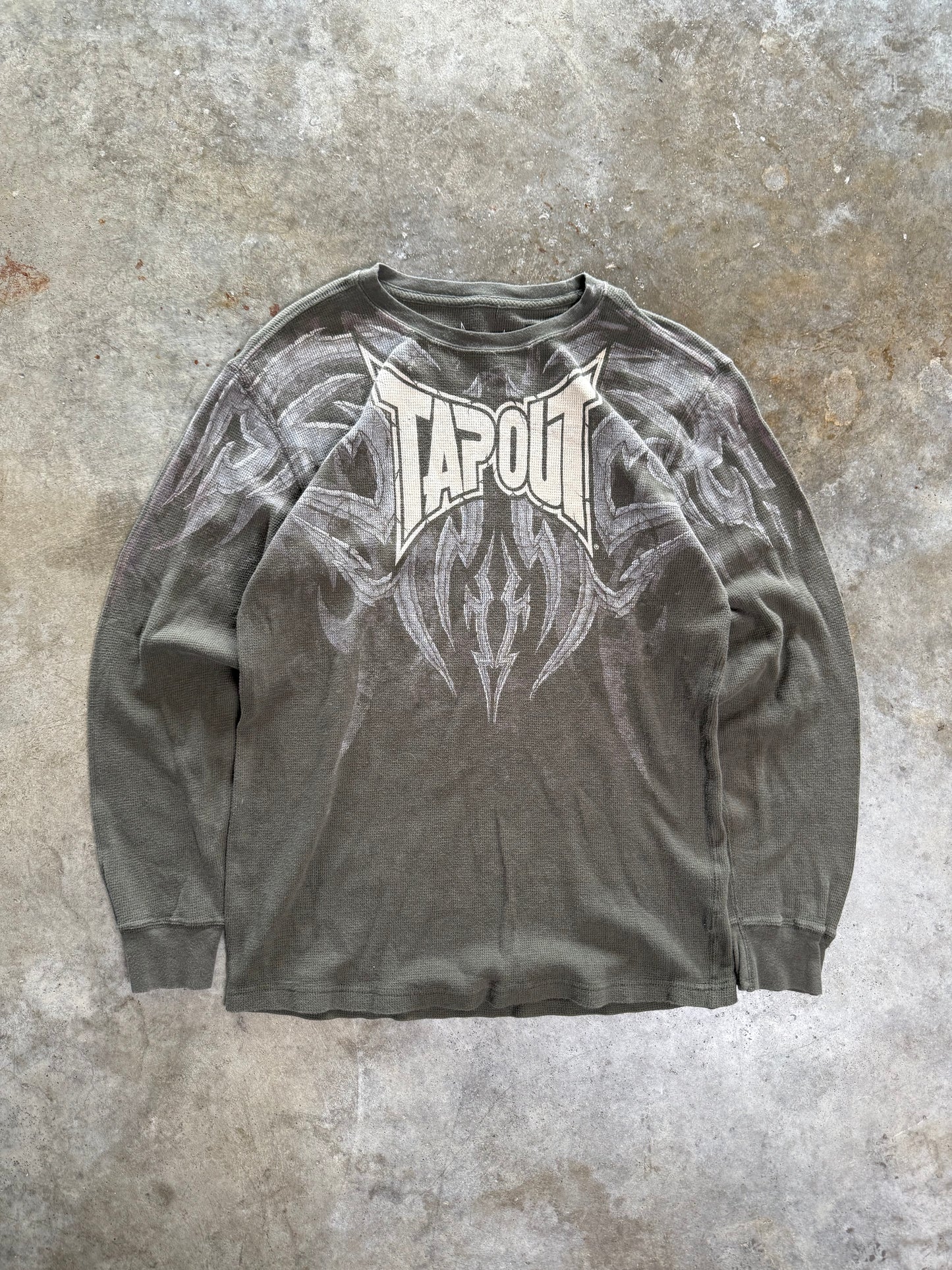 (XL) 00s Tapout Longsleeve