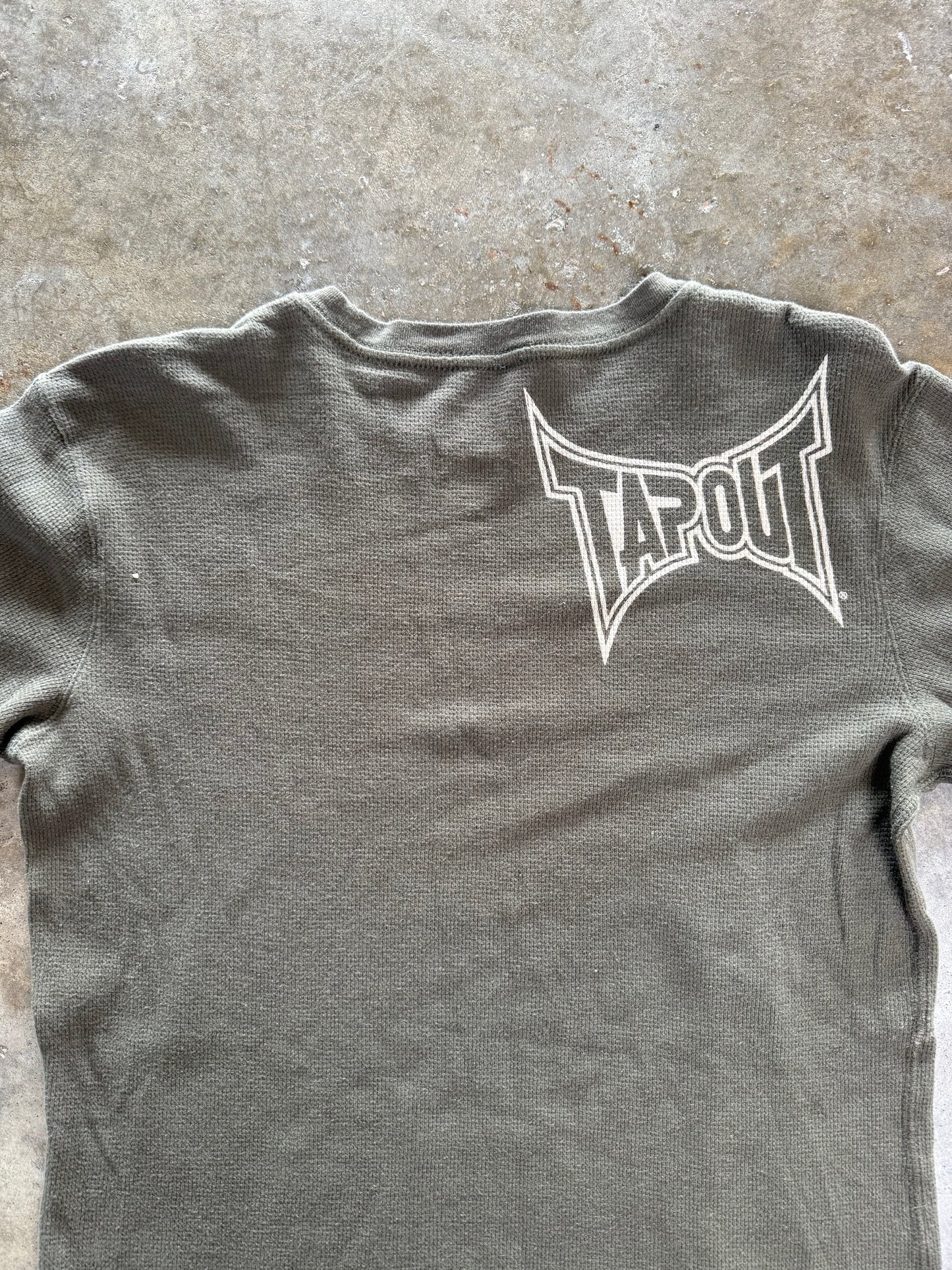 (XL) 00s Tapout Longsleeve