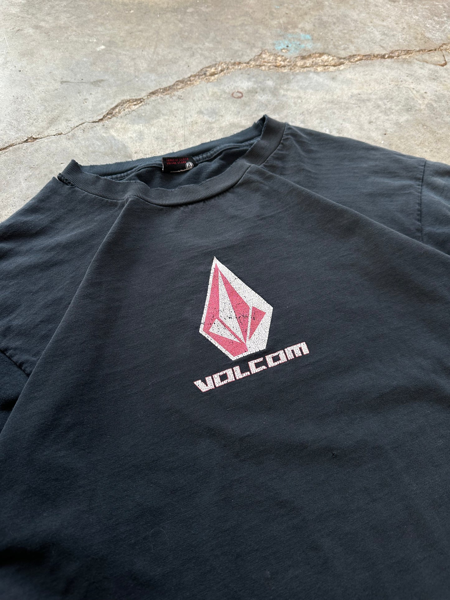 (XL) 00s Volcom Tee