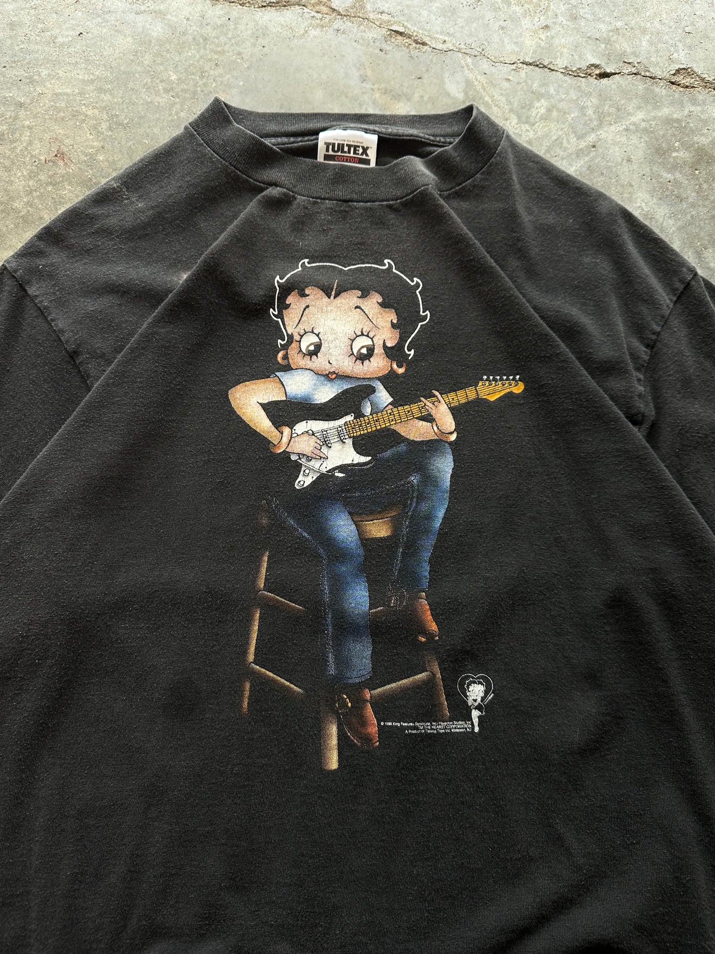 (L) 1998 Vintage Betty Boop Guitar Tee