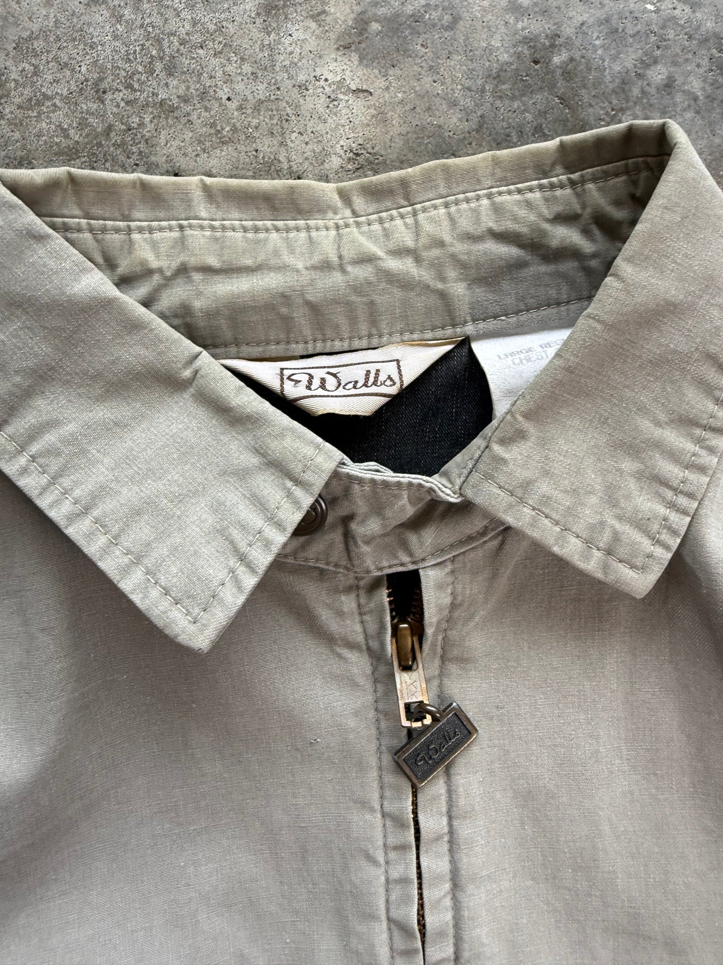 (L) Vintage Walls Zip-Up