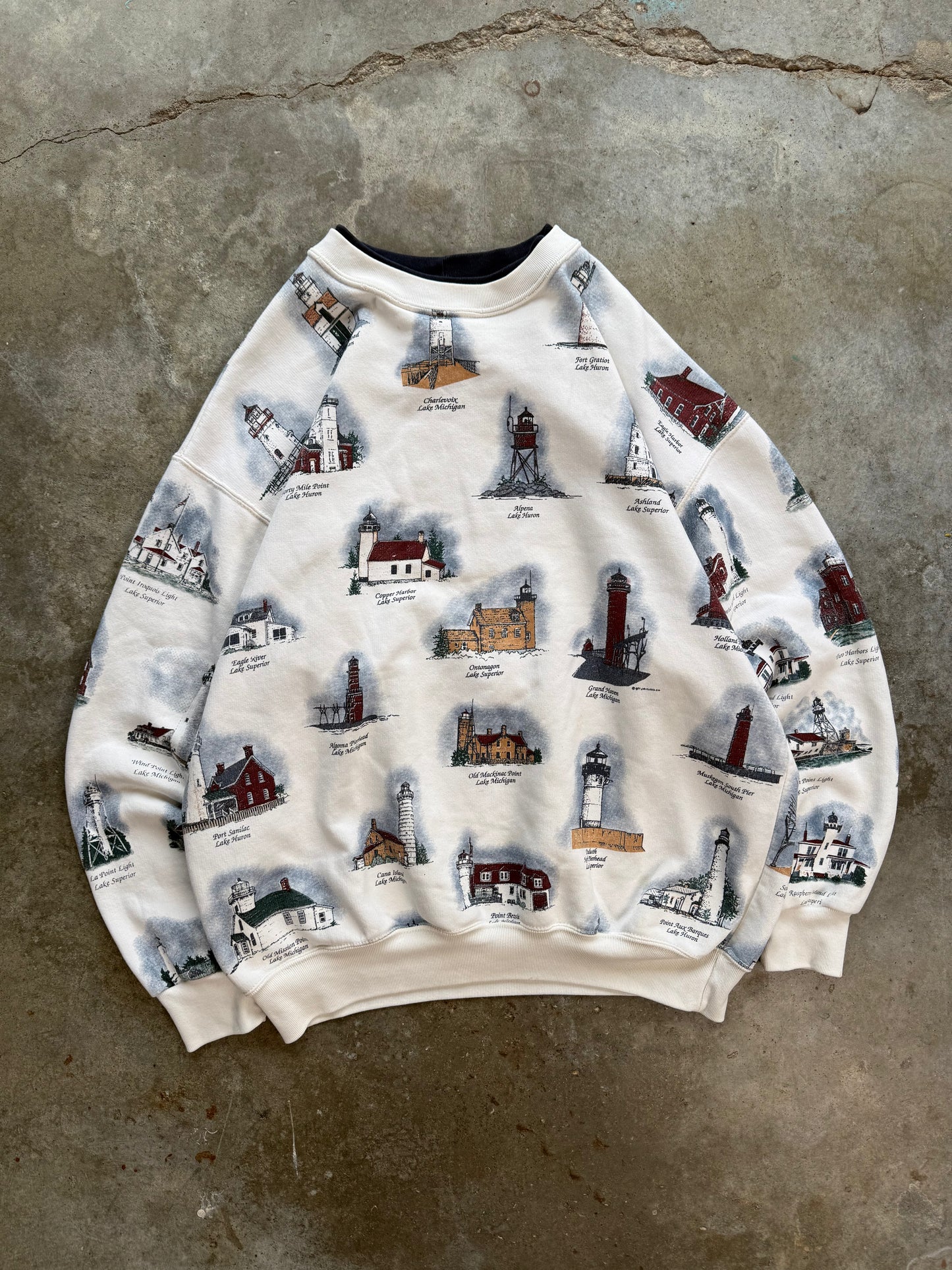 (L) Vintage Lighthouse Sweatshirt