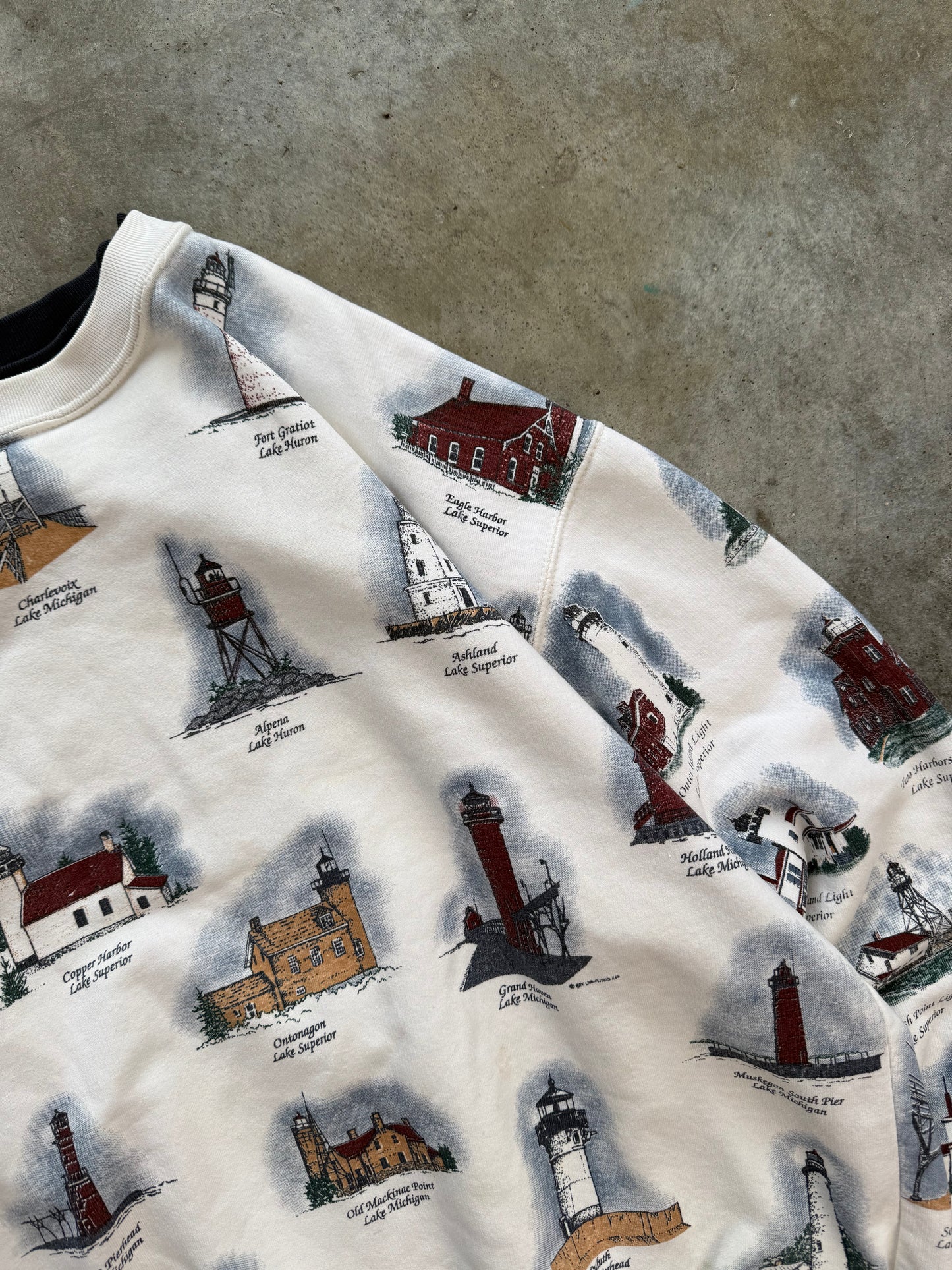(L) Vintage Lighthouse Sweatshirt