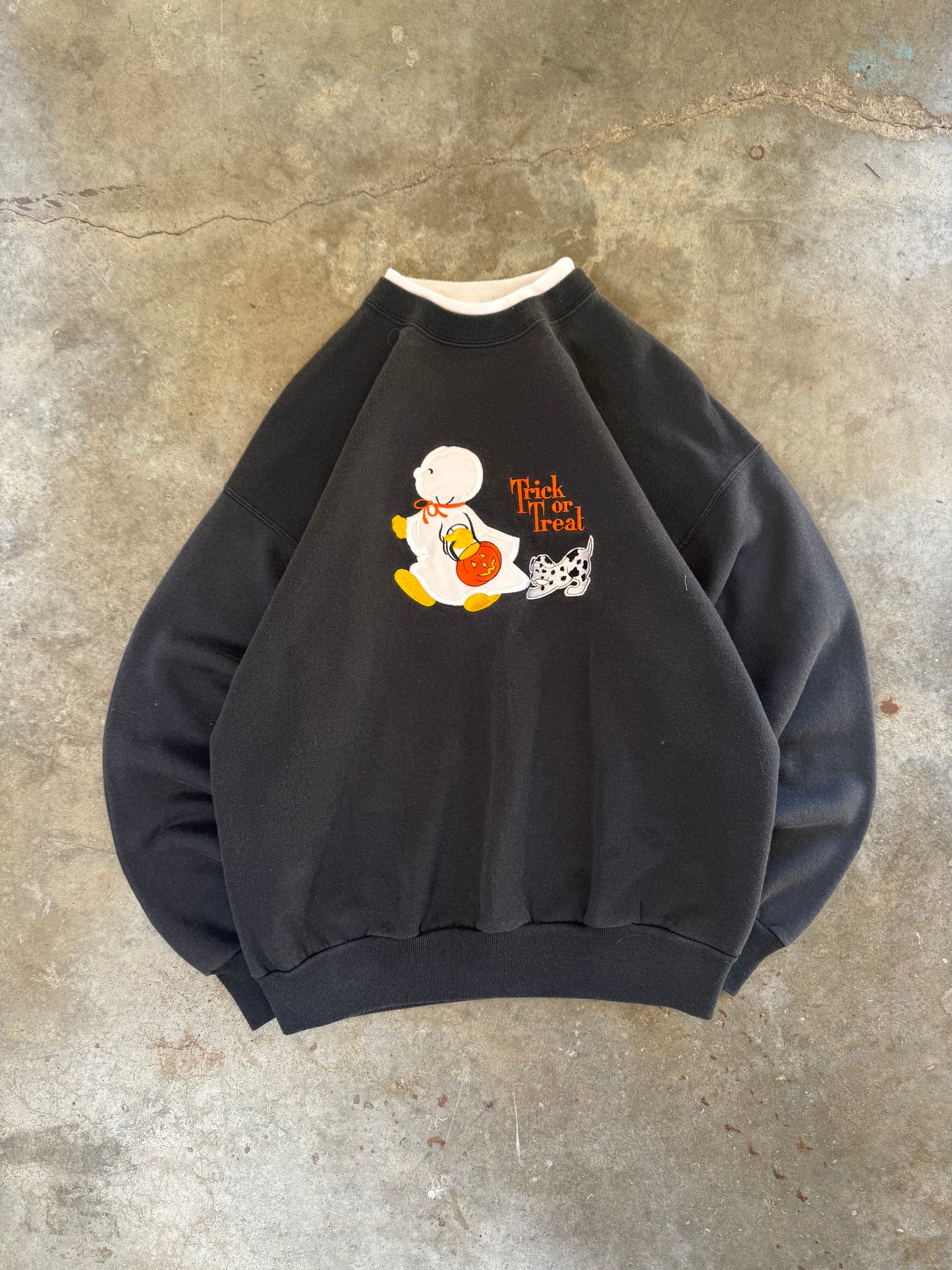 (L) Vintage Trick or Treat Sweatshirt