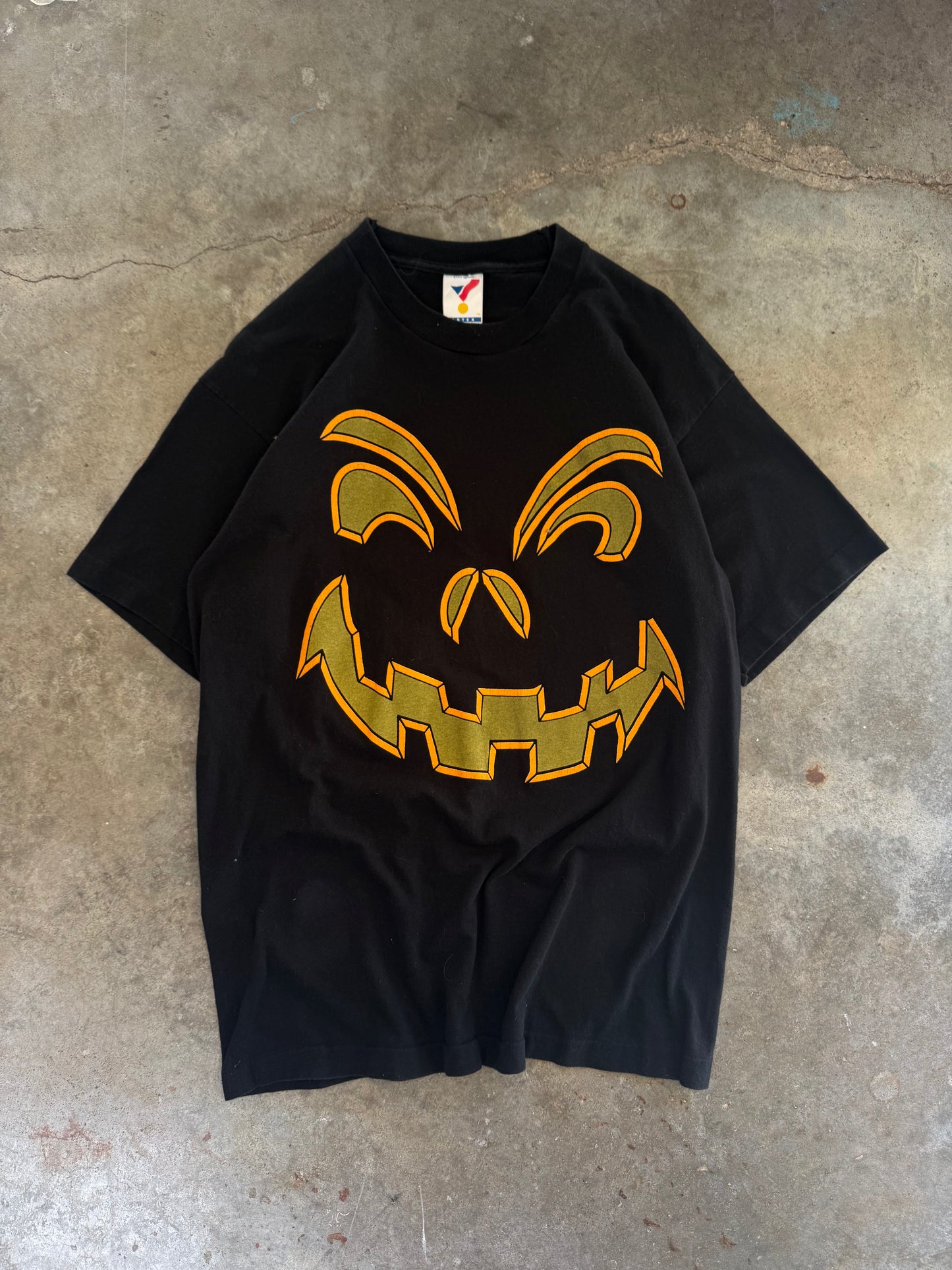(L) Vintage Halloween Tee
