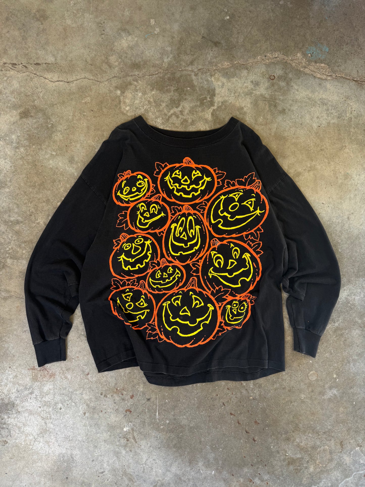 (XL) Vintage Halloween Longsleeve