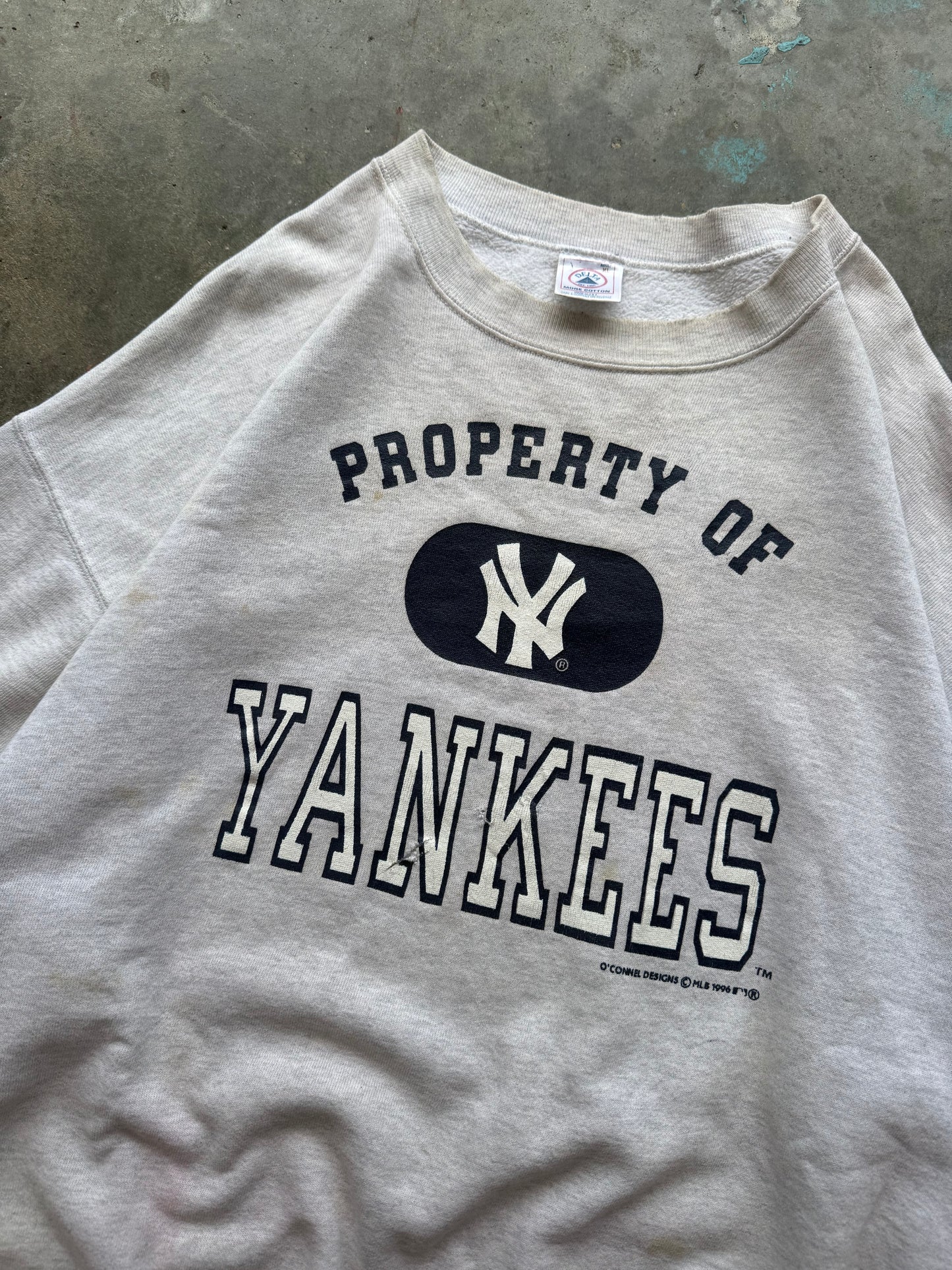 (XL) Vintage Yankees Baseball Sweatshirt