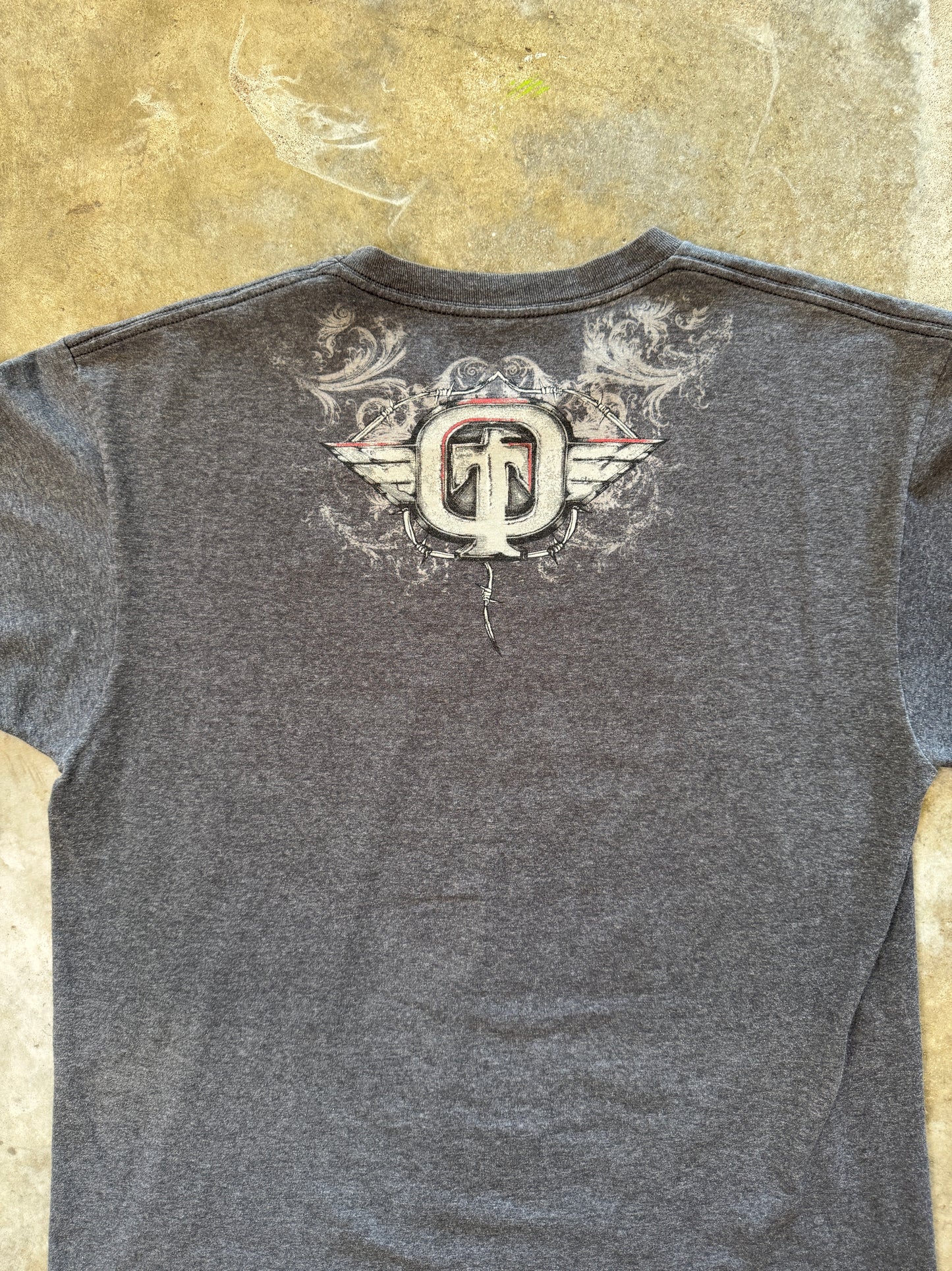 (L) 00s Tapout Tee