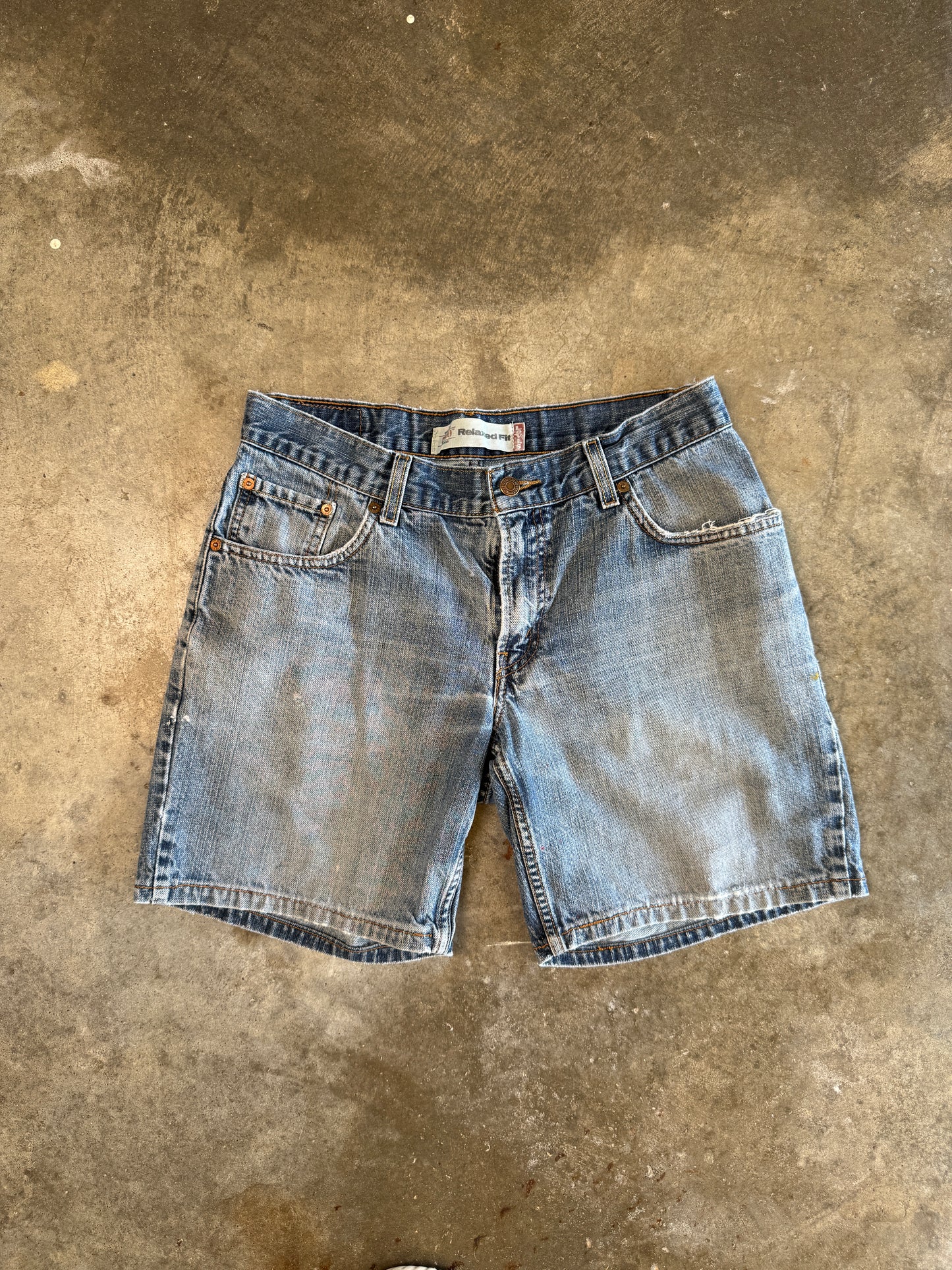 (36) 00s Levi Relaxed Fit Jorts