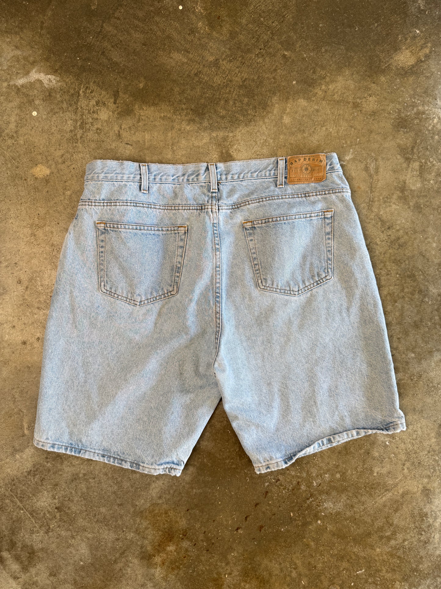 (40) Vintage Gap Baggy Jorts