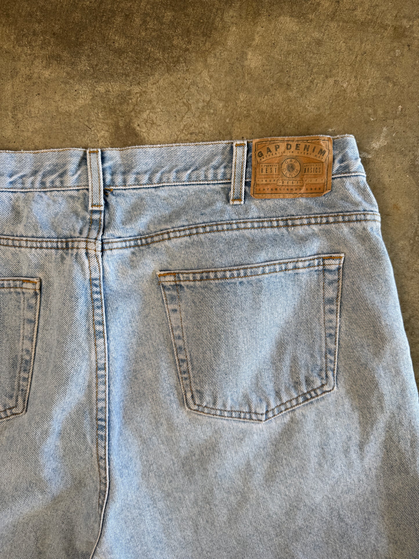 (40) Vintage Gap Baggy Jorts