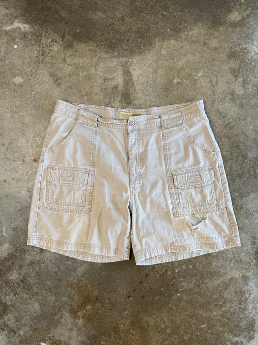 (38) 00s Cabela's Cargo Shorts