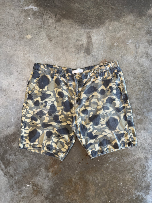 (40) 00s Camo Shorts