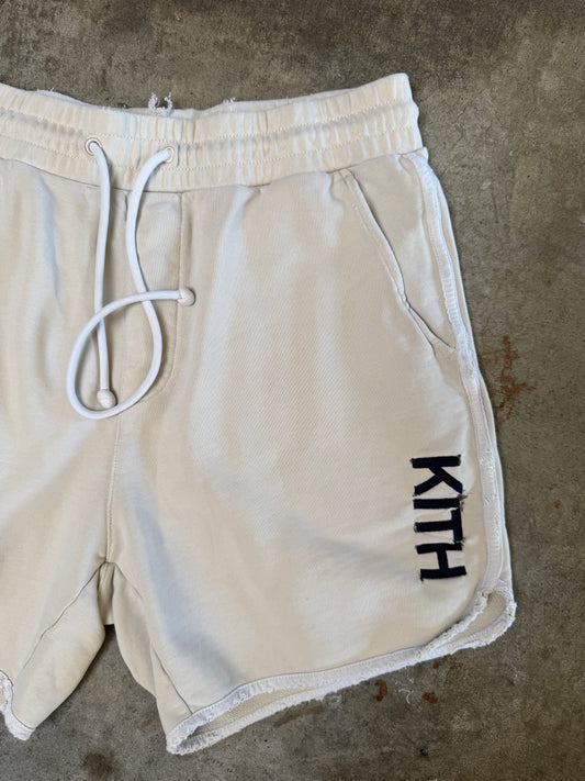 (32) 00s Kith Shorts