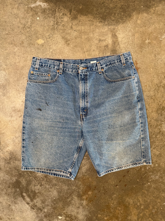 (40) Vintage Levi Denim Jorts