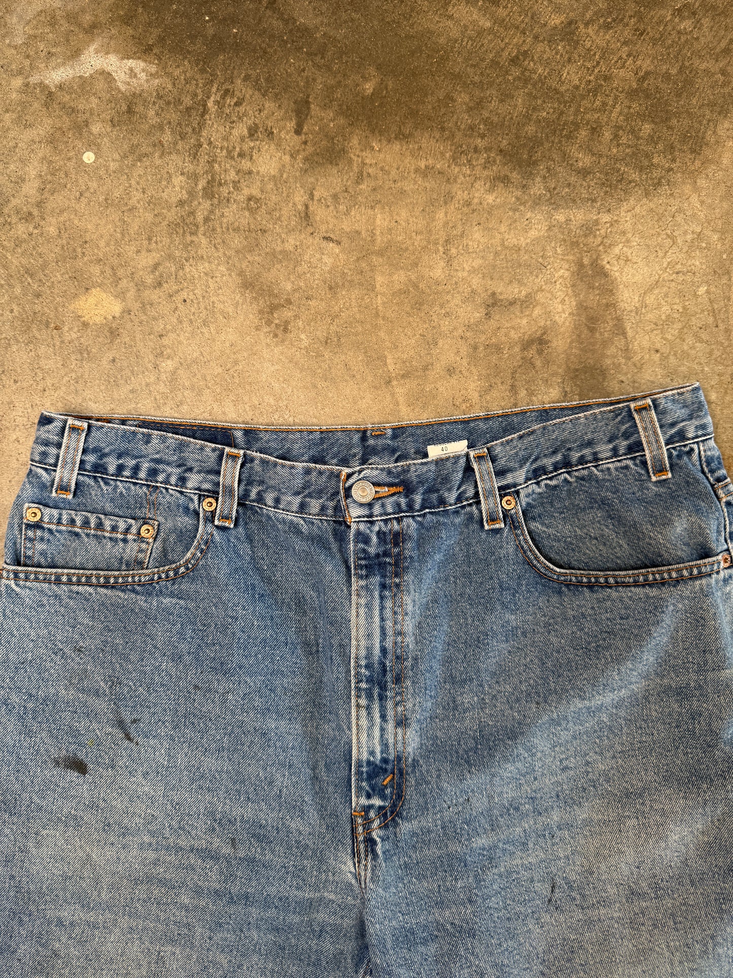 (40) Vintage Levi Denim Jorts