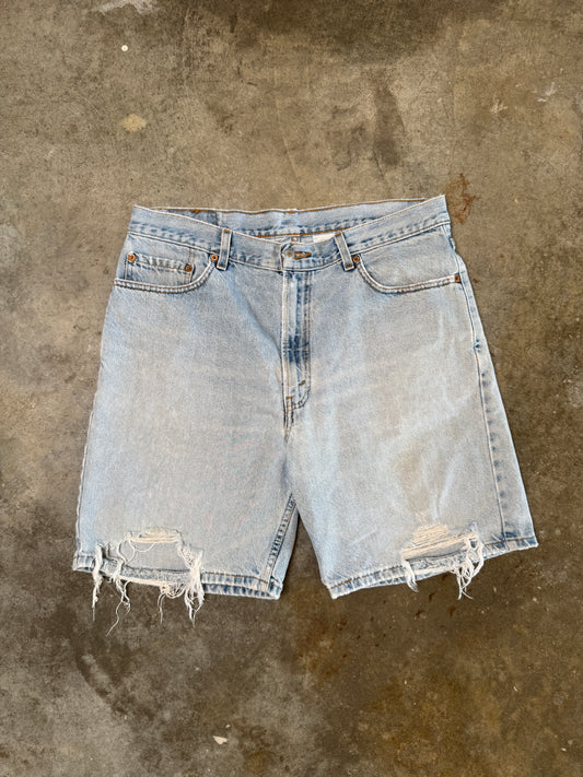 (36) 00s Levi Jorts