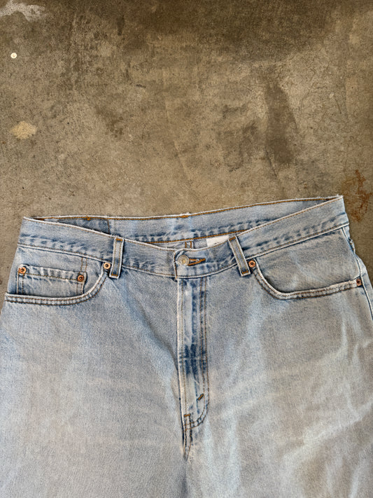 (36) 00s Levi Jorts