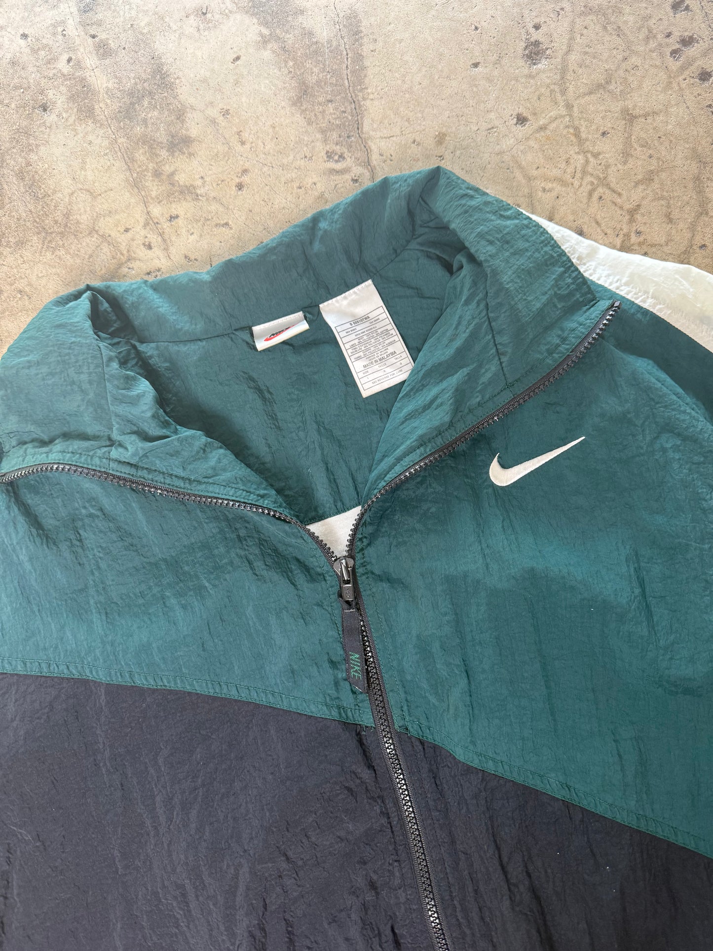 (L) Vintage 90s Nike Big Swoosh Windbreaker Jacket
